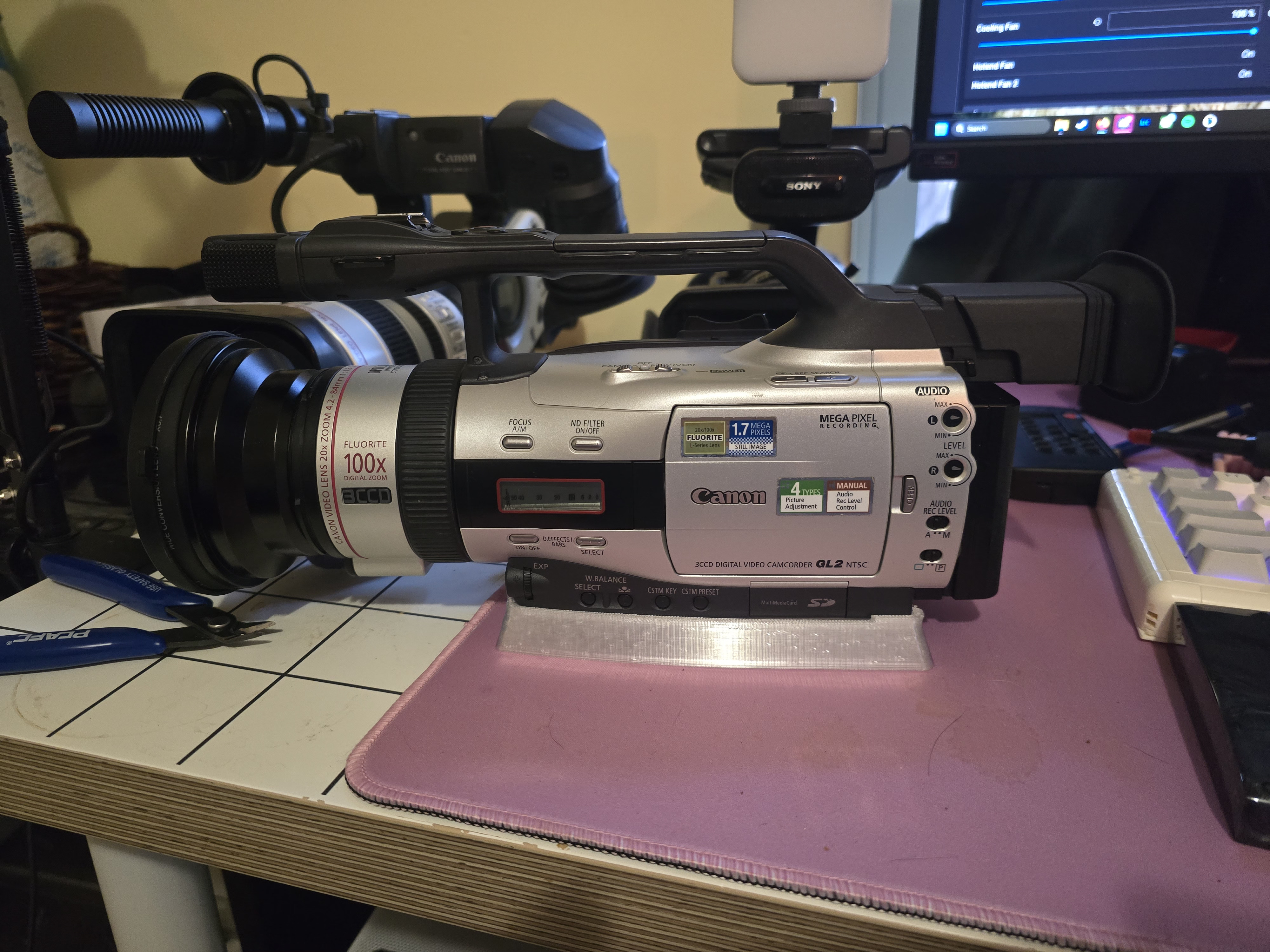 Canon GL2 Foot