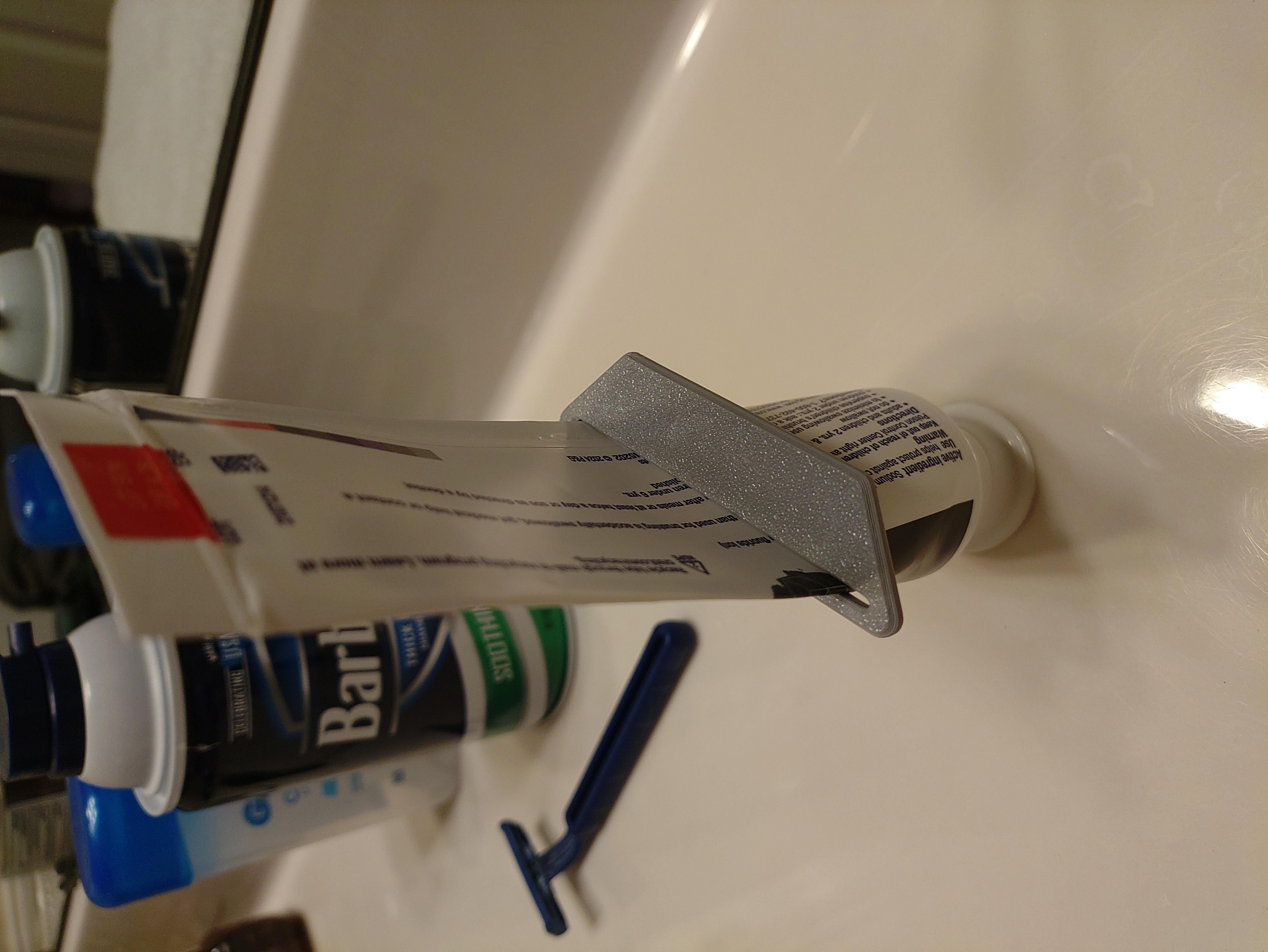 Miniatura 2 do modelo 3D Toothpaste Squeeze