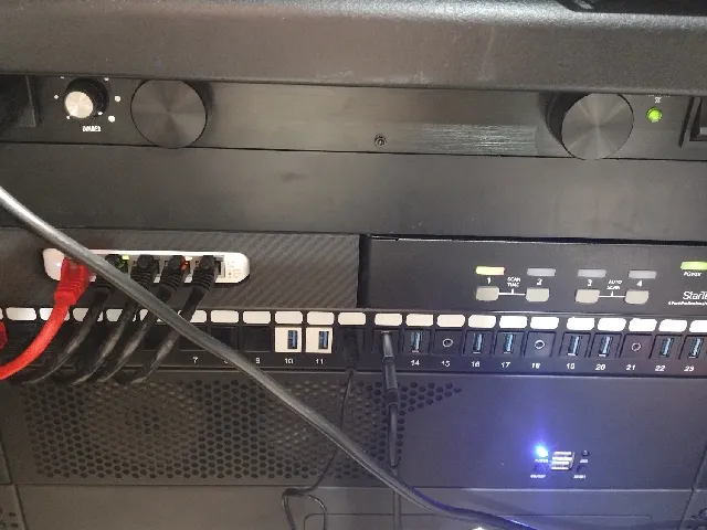 Startech VGA KVM and Ubiquiti Flex mini switch for a 19" rack