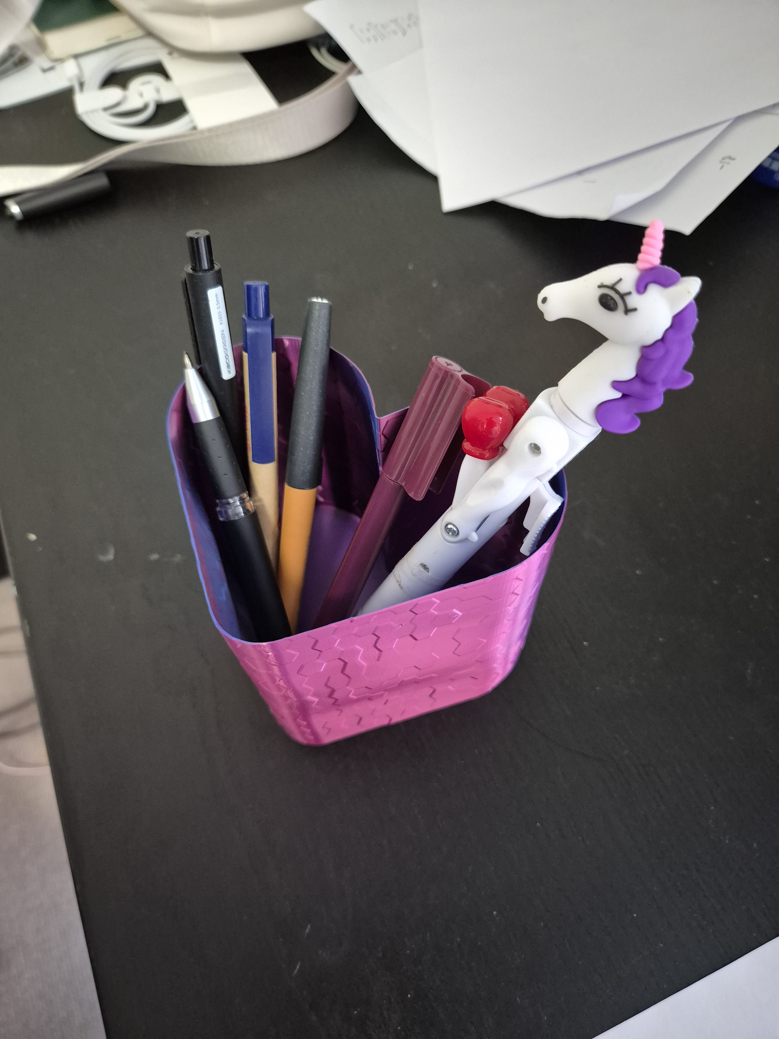 Vase mode heart pencil holder
