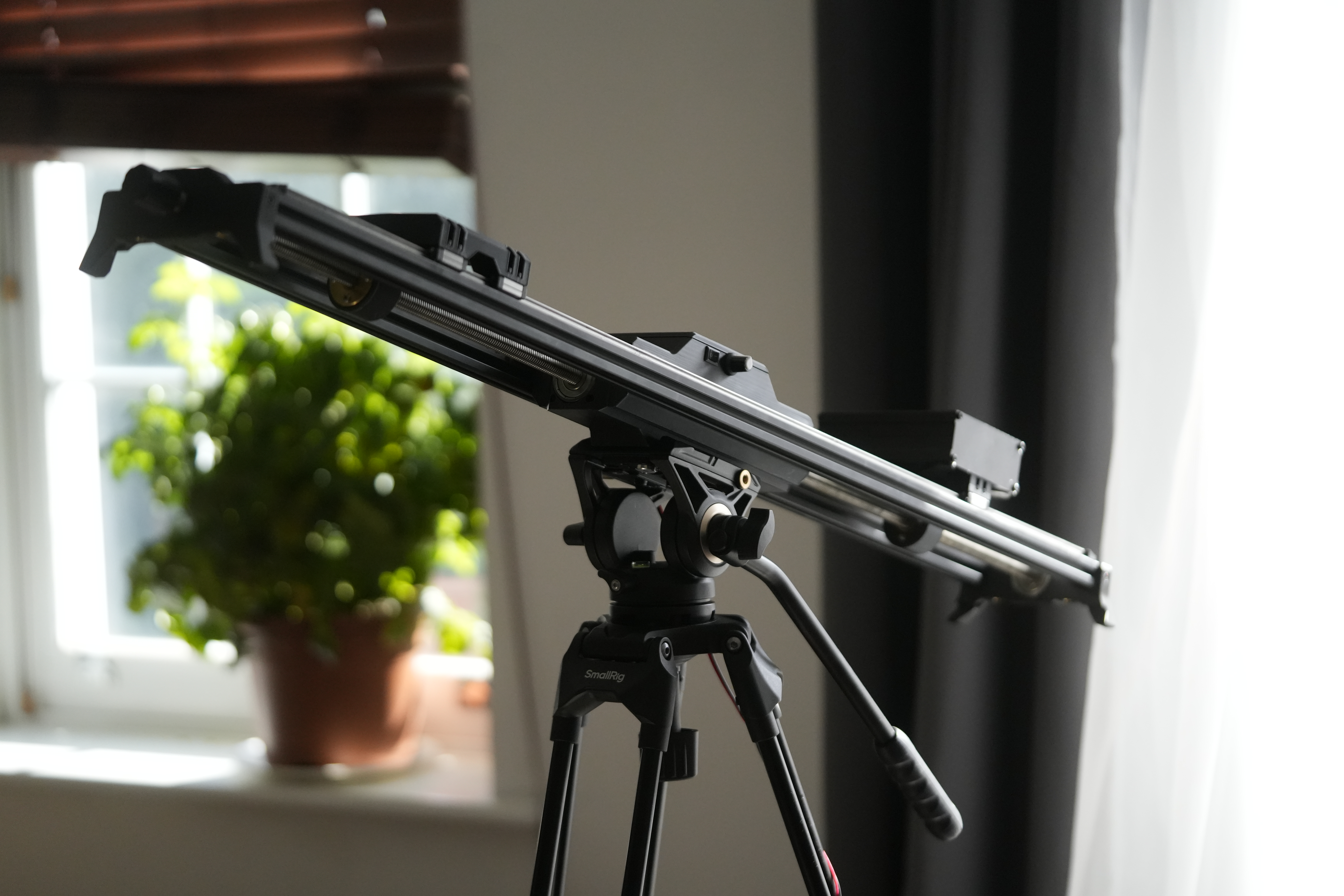 Miniatura 2 do modelo 3D Motorised Camera Slider