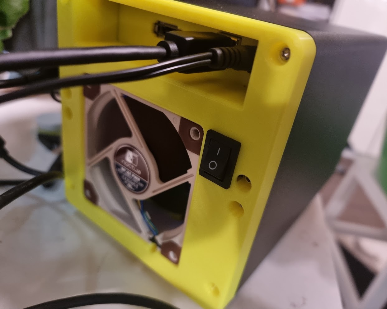 Cenmate 4 Bay DAS 80mm Fan Backplate