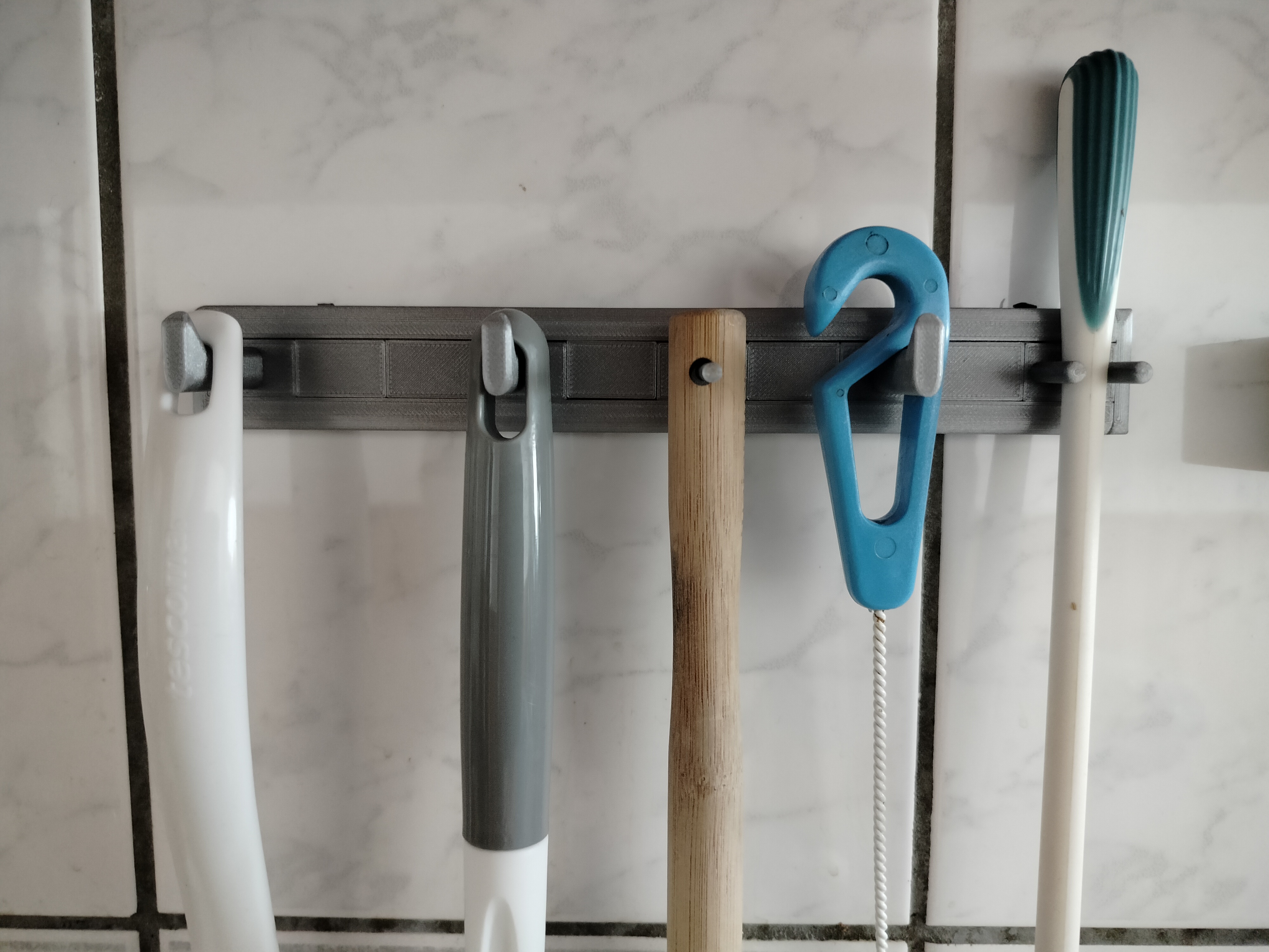 Variable hanger - Variabilní věšák.