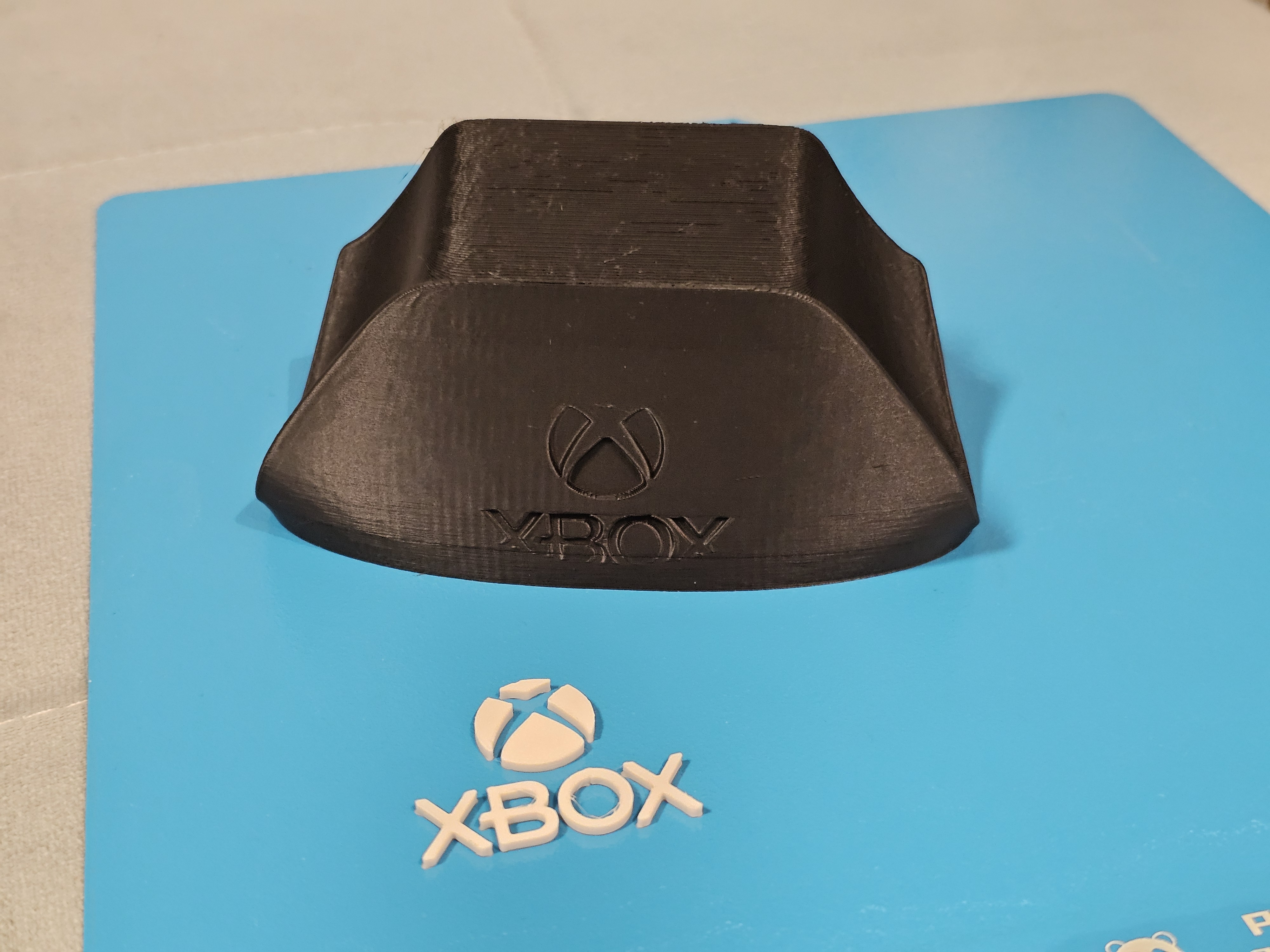 Miniatura 2 do modelo 3D Minimalistic Xbox Controller Stand with Logo