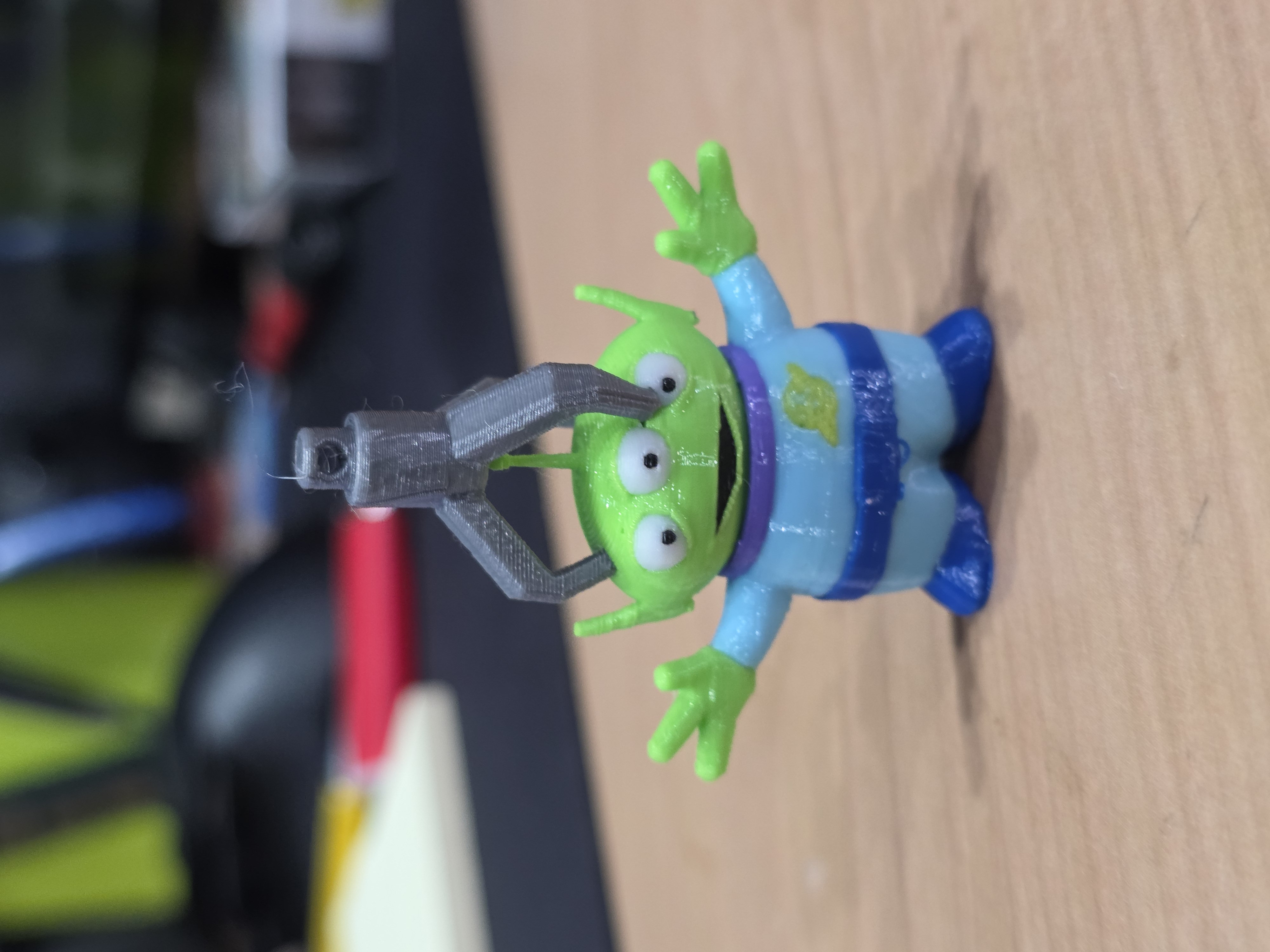 extraterrestre con gancho toy story