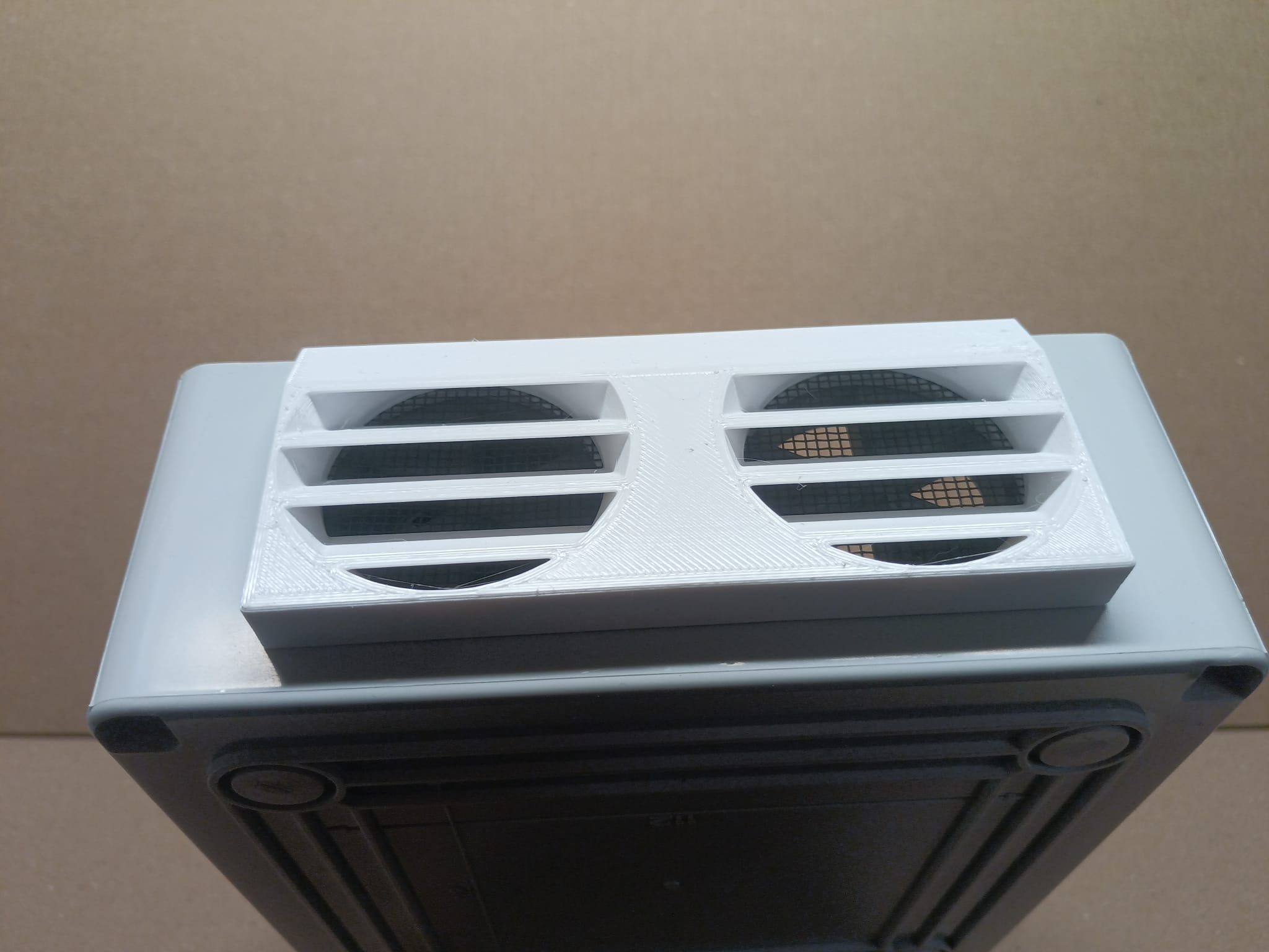Rain screen for ventilation shutter