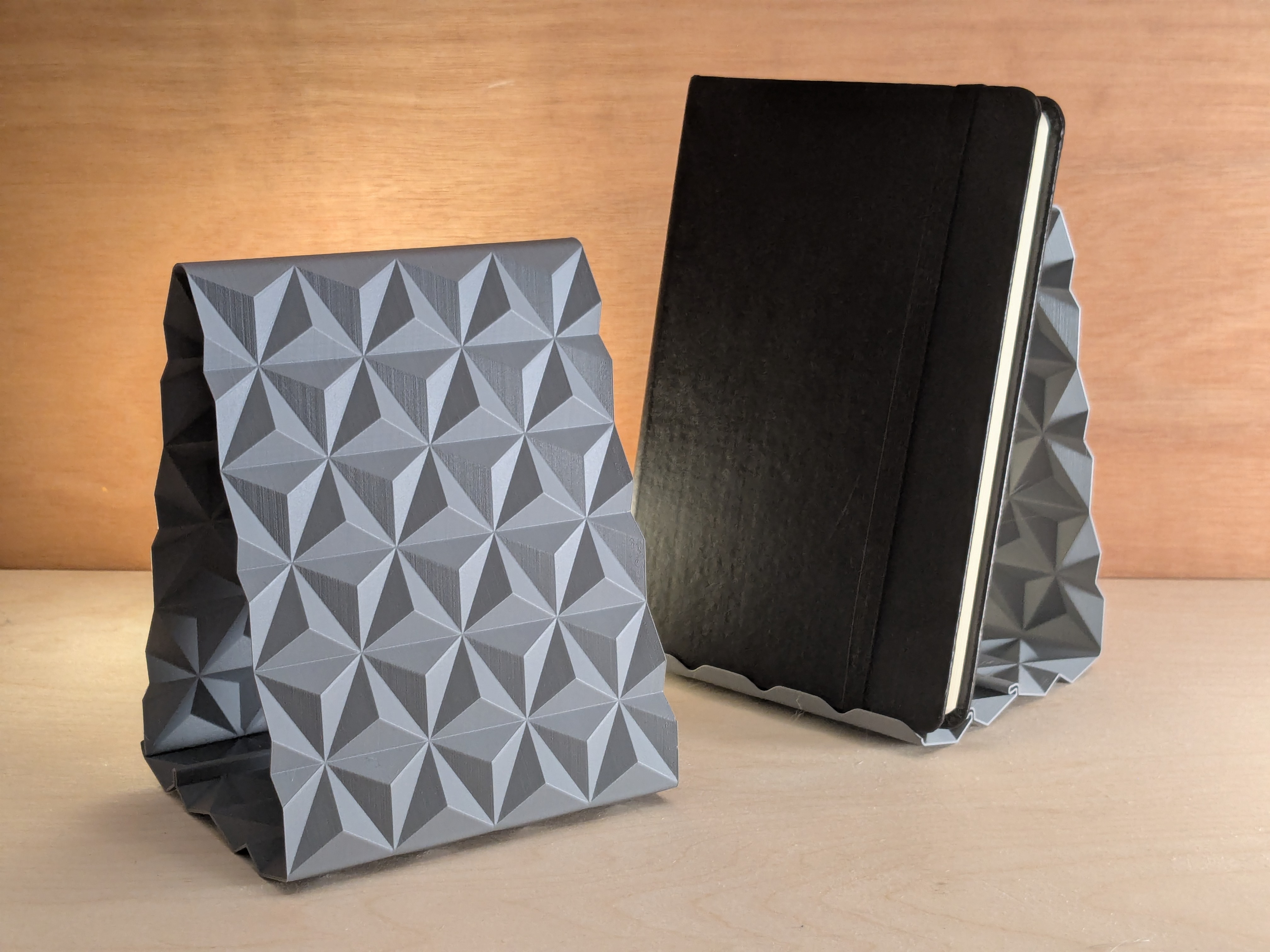 Origami Stand - Vase Mode - Multiple Sizes ( Phone / Book / Card )