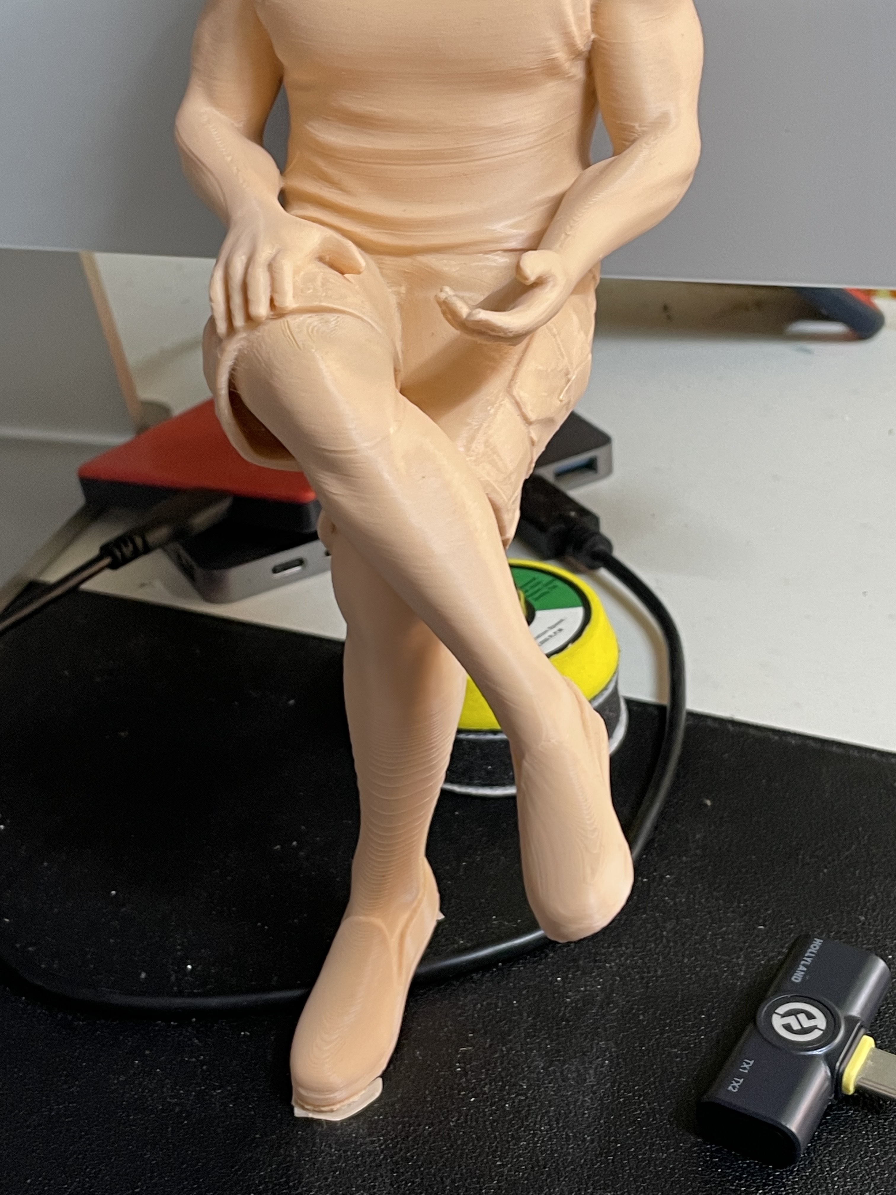 Miniatura 3 do modelo 3D Man sitting 1/10 scale
