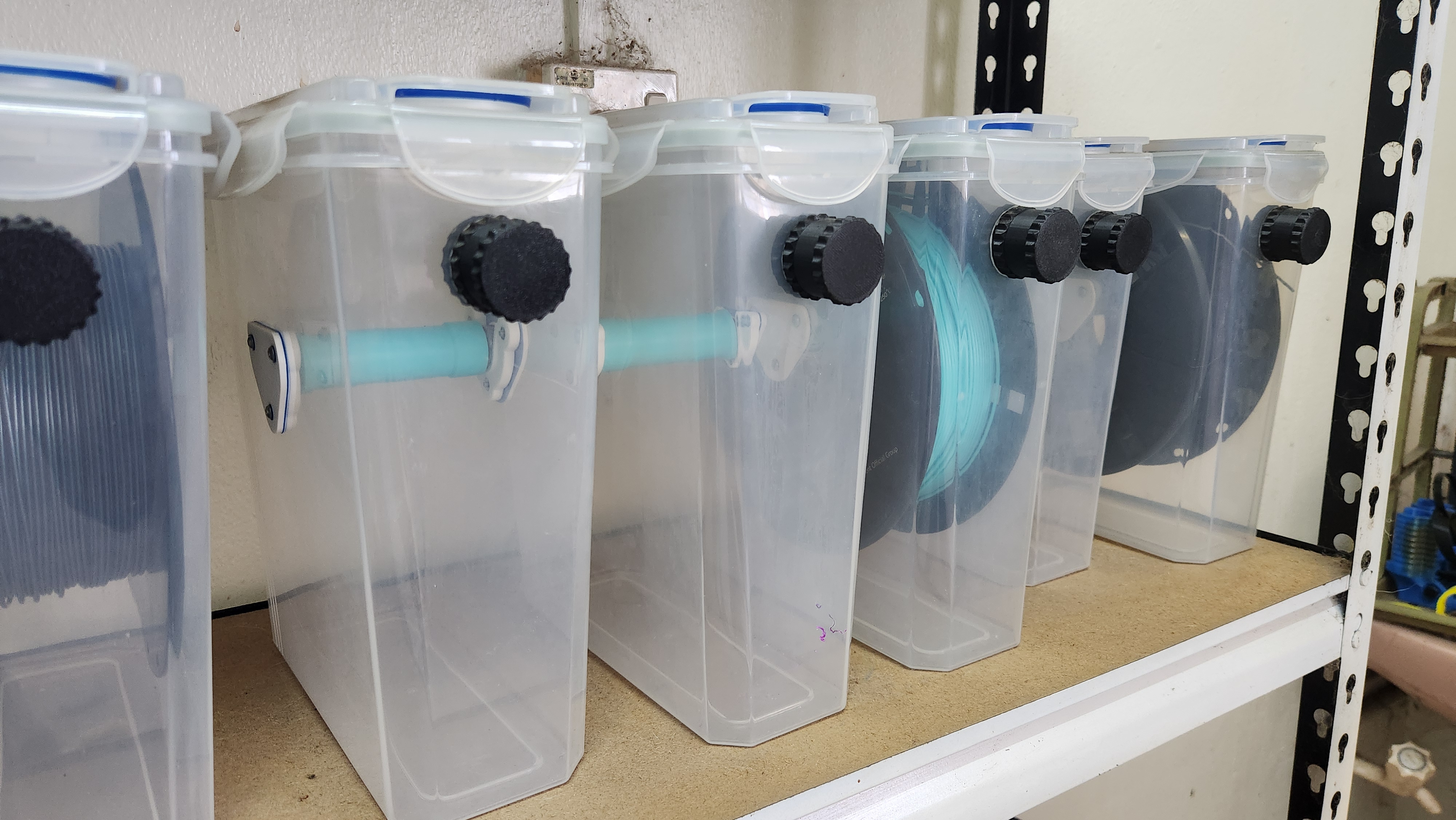 Cereal container roller