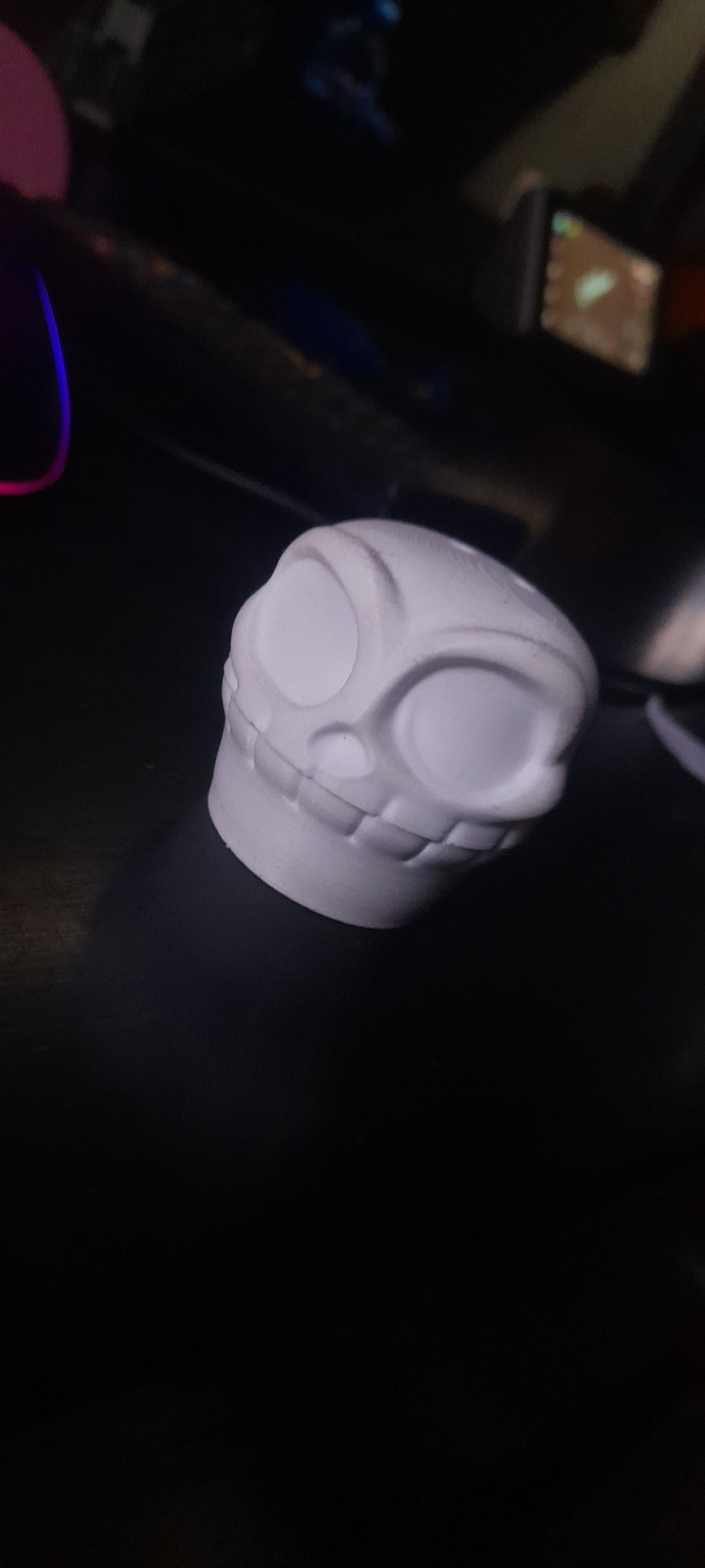 poket skull grinder
