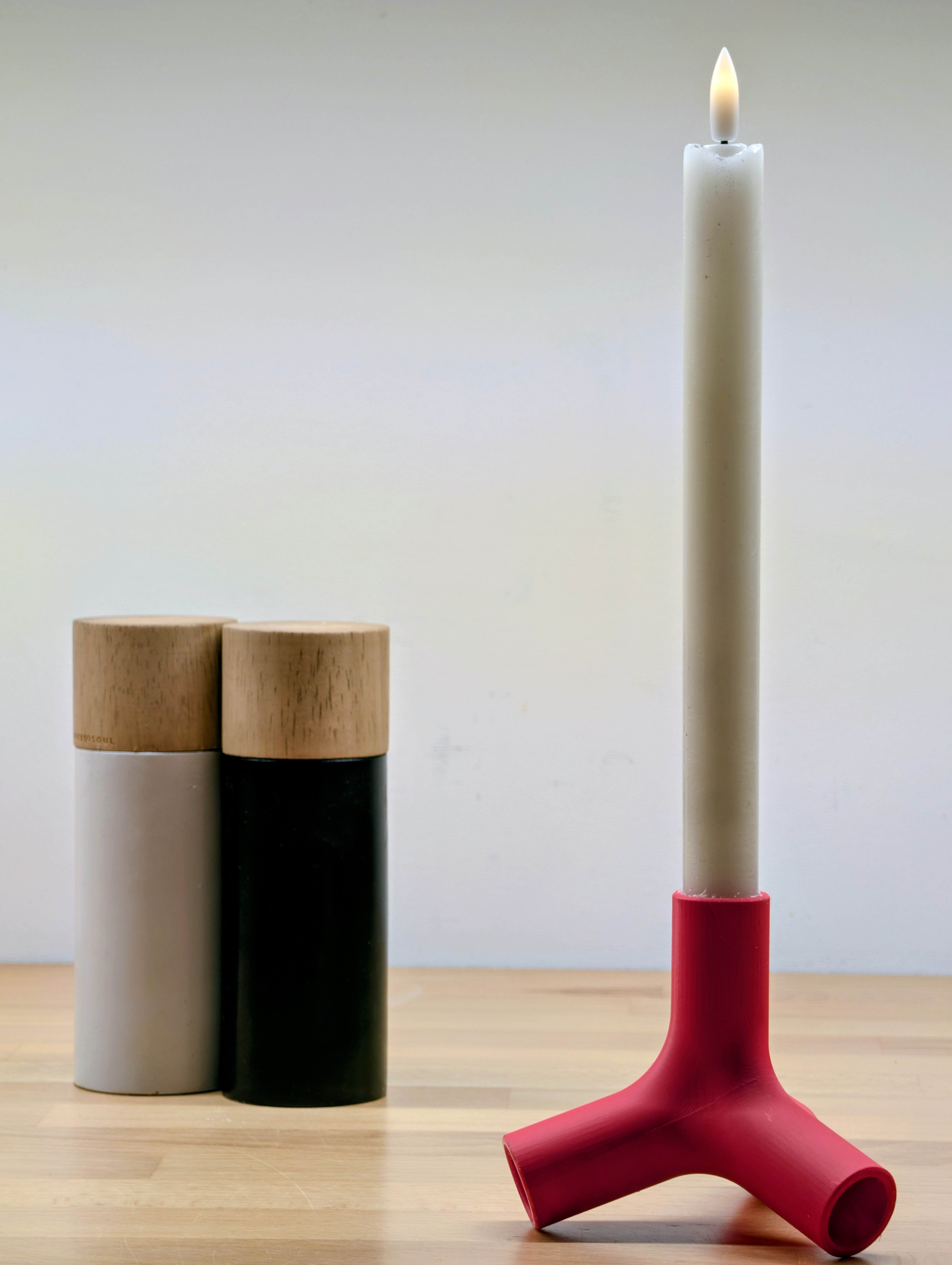 Tetrapod candlestick