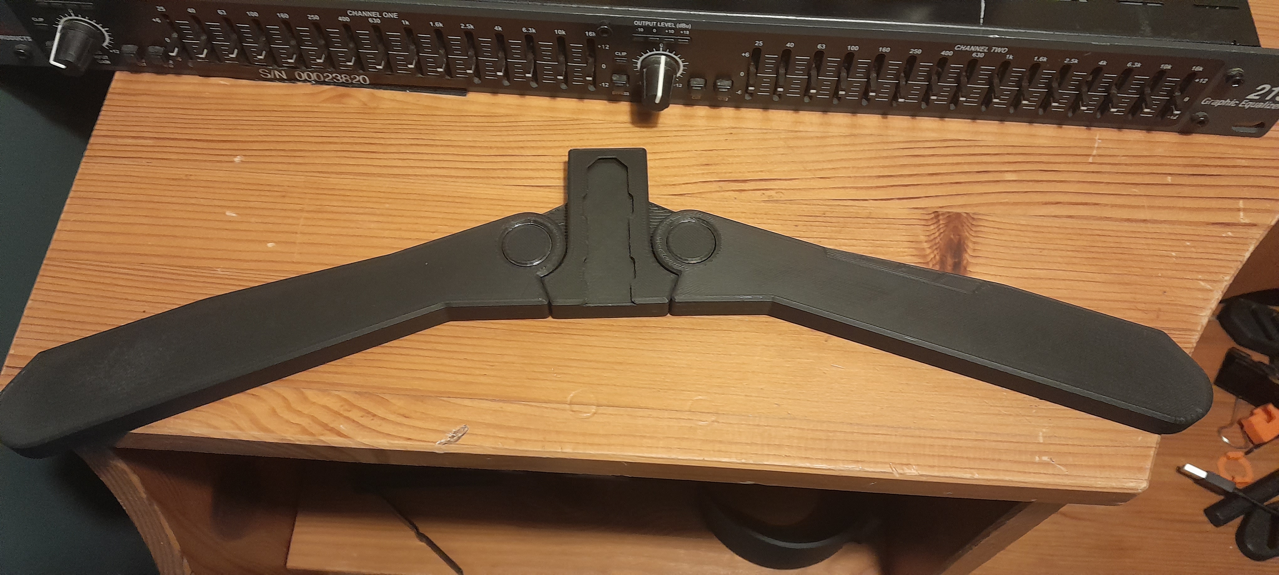 multiboard compatible clothes hanger