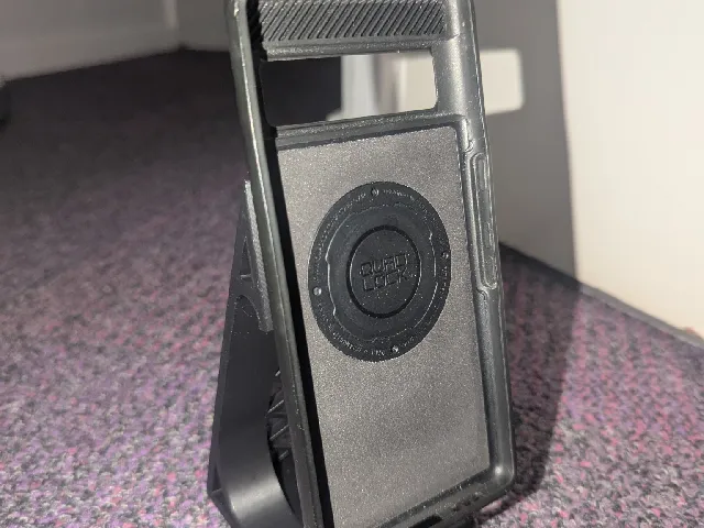 Quadlock Phone Stand