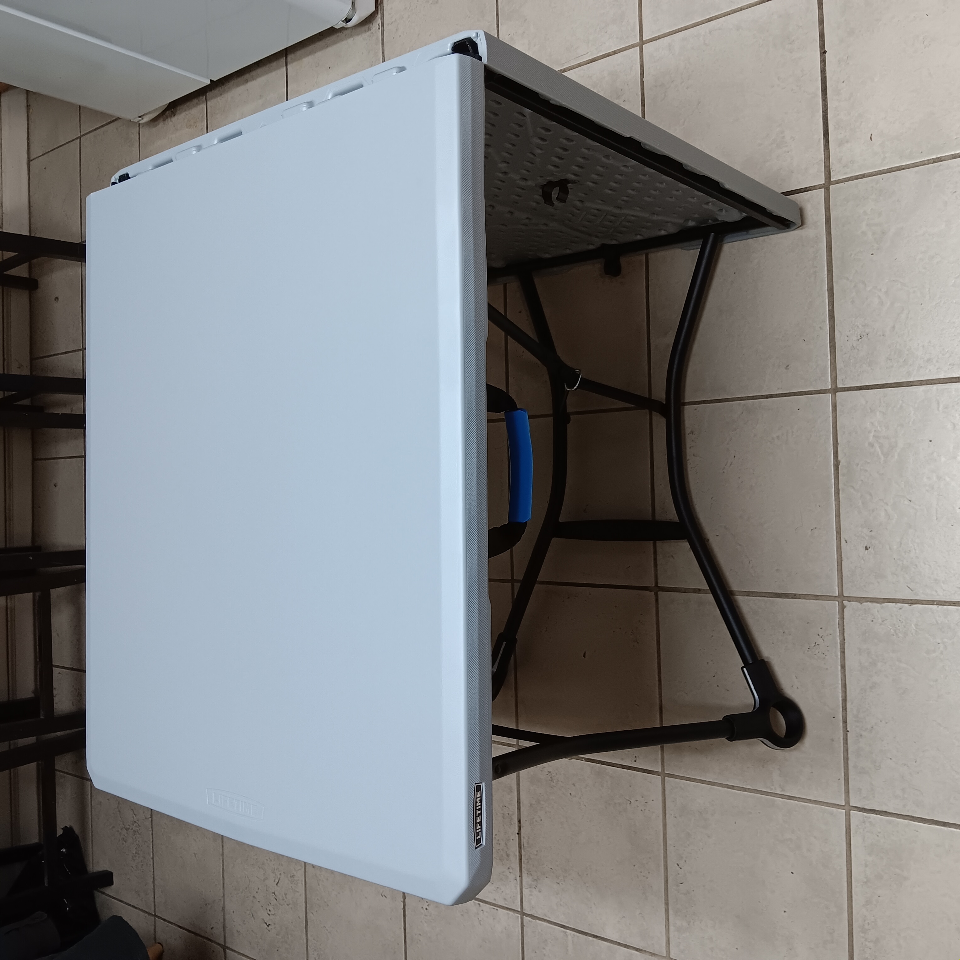 Lifetime 5' Folding Table Half size mode