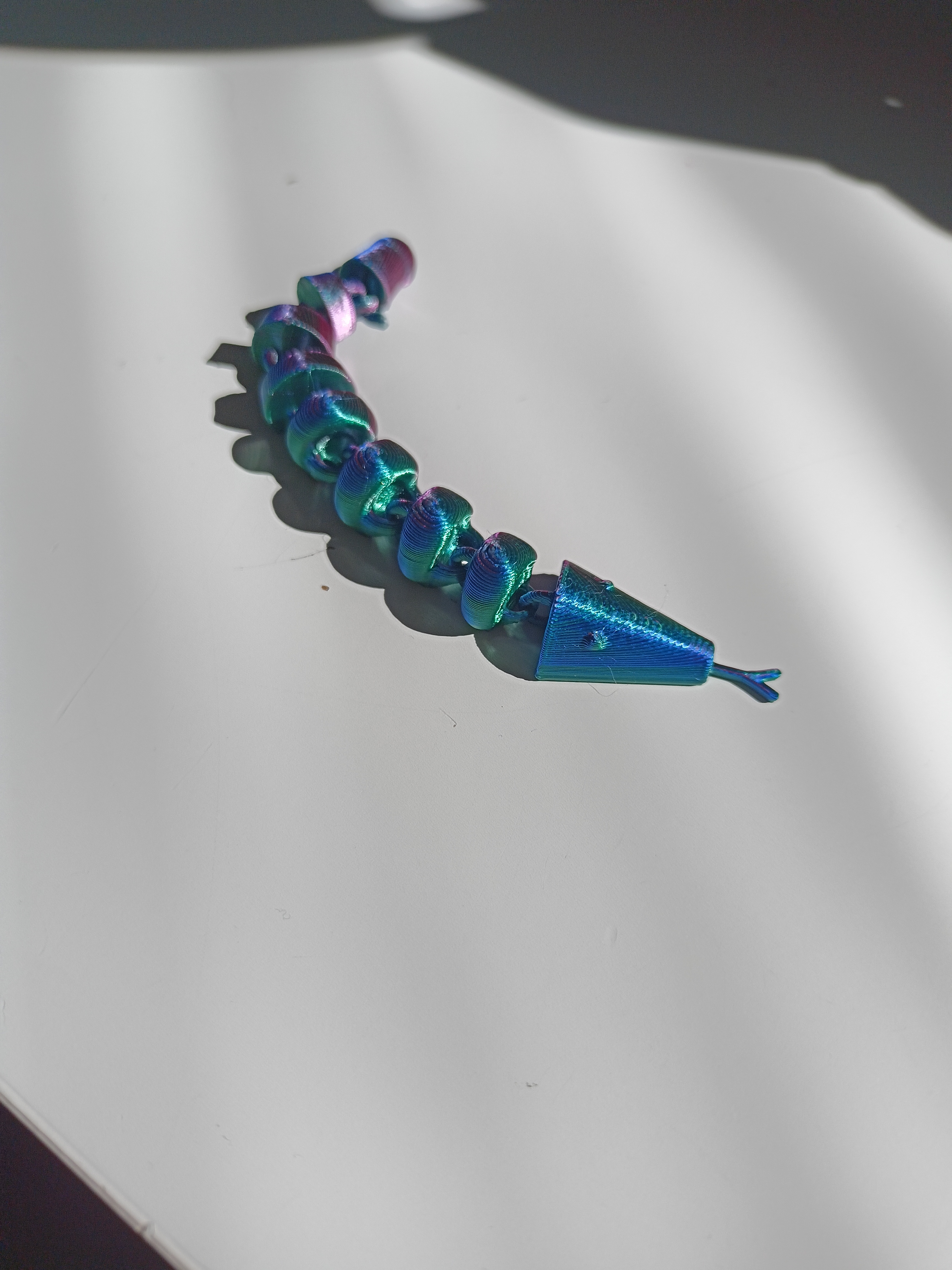 Articulated snake fidget