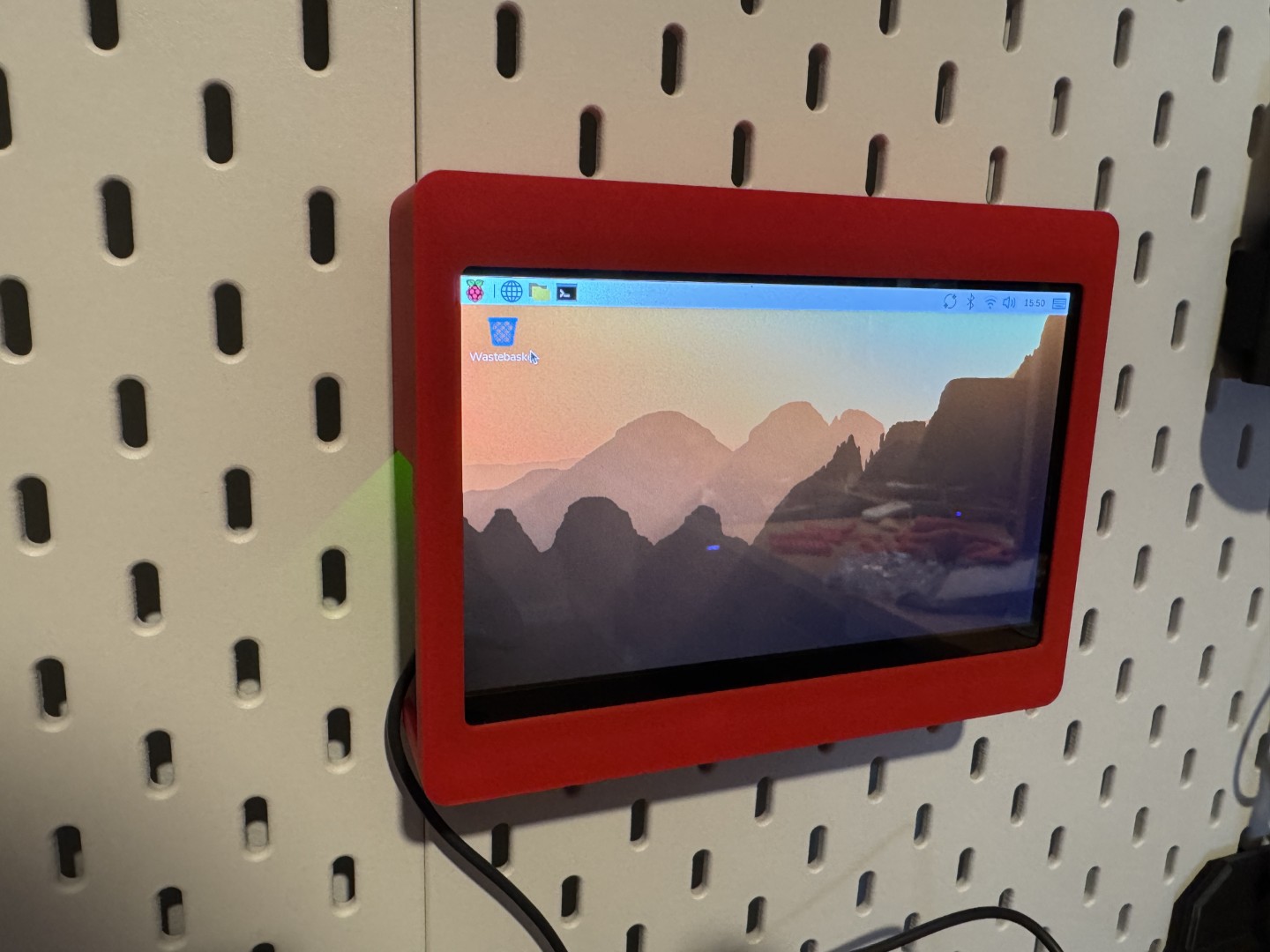 Skadis Raspberry PI Portable Monitor