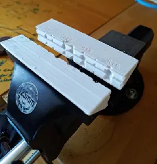 Vise soft jaws for screws and bolts