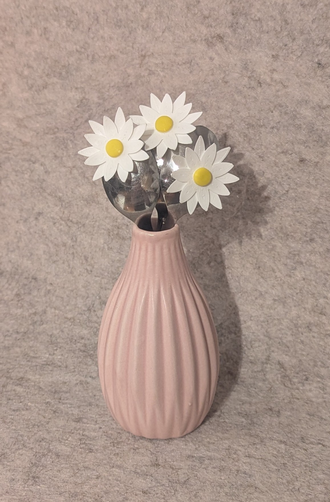 Magnetic daisy