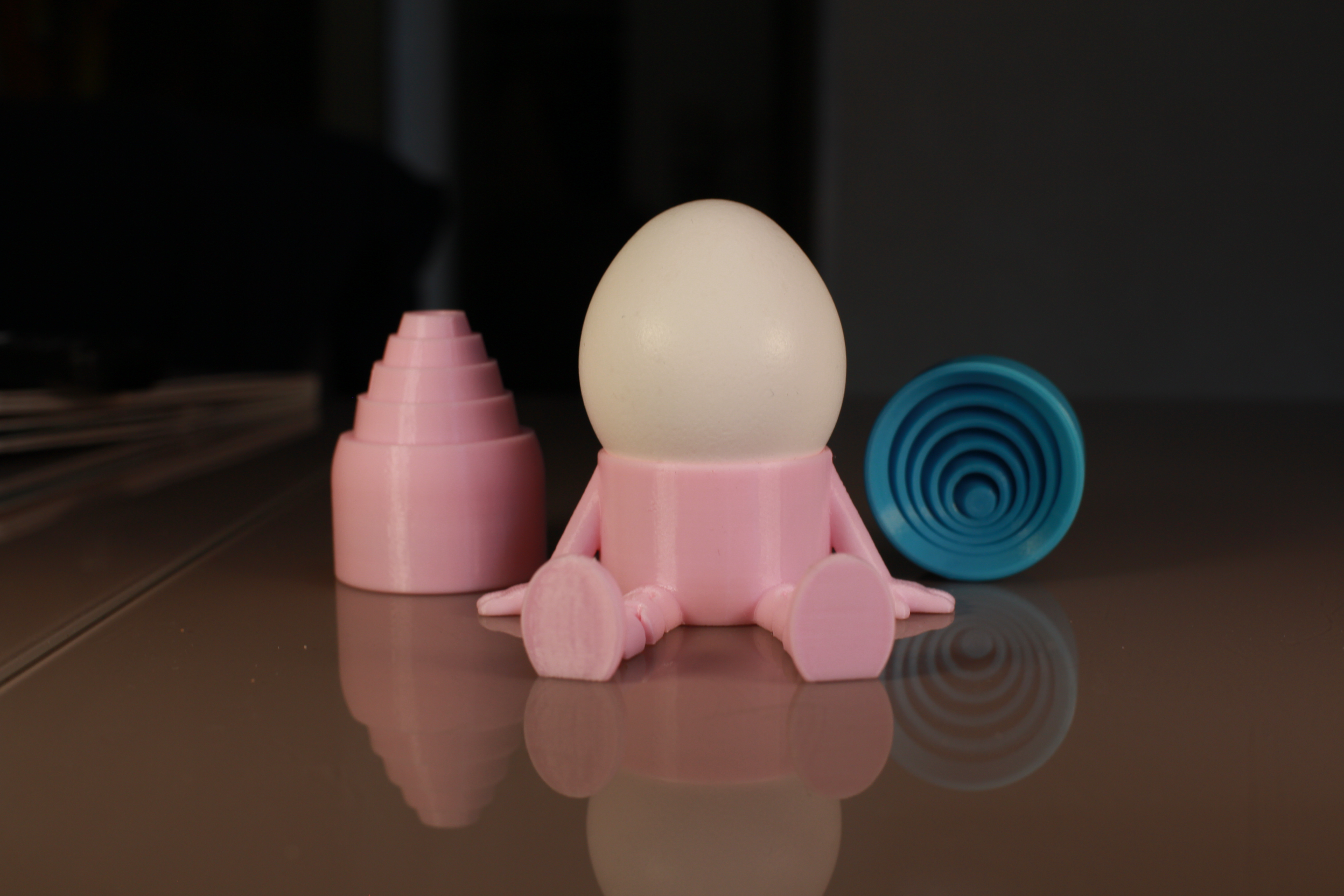 Easter egg fidget flexy spinner stand