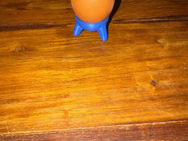 simple smooth egg cup