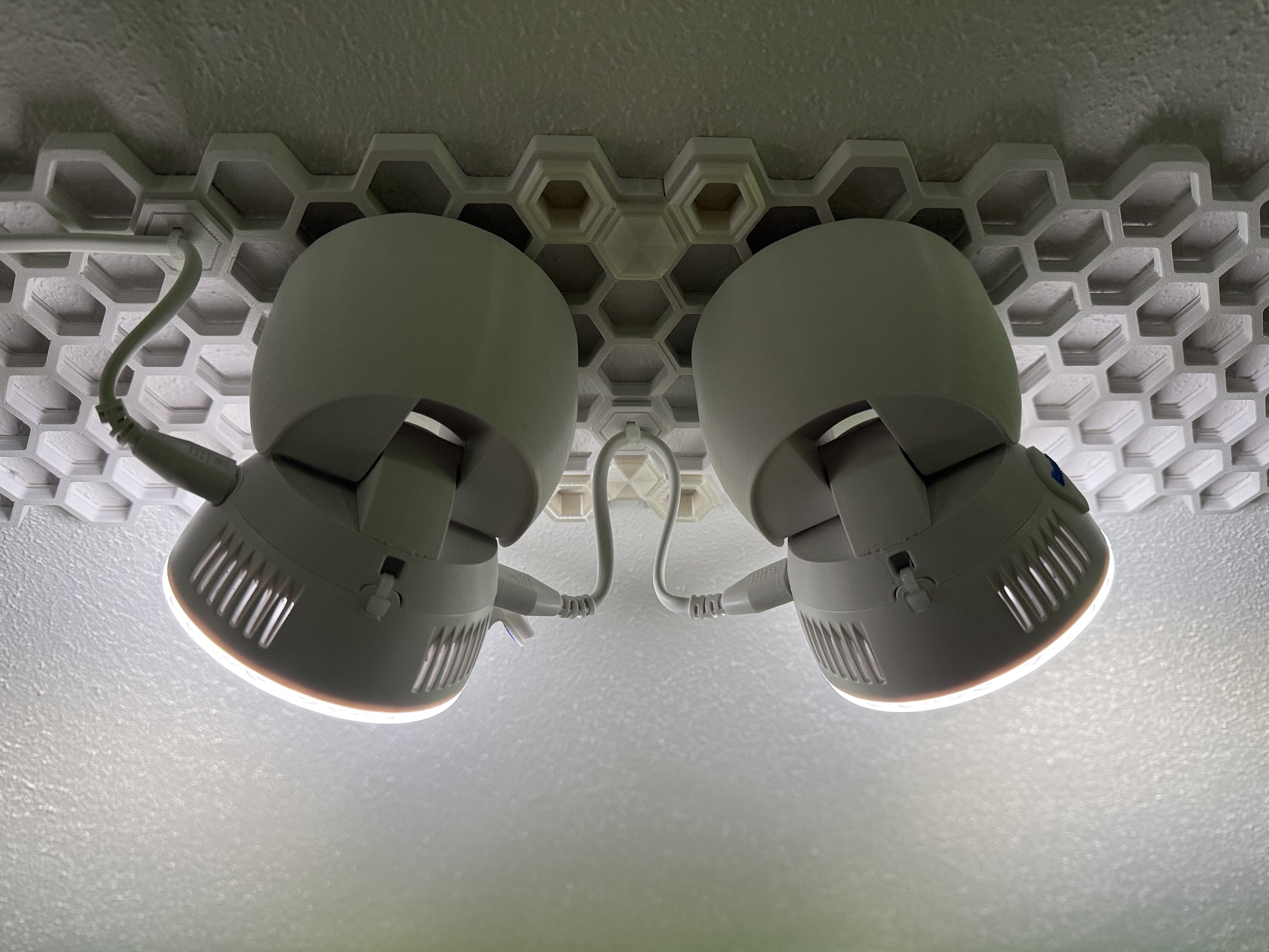 Fixture for Barrina Orbgrow LED Puck Grow Light