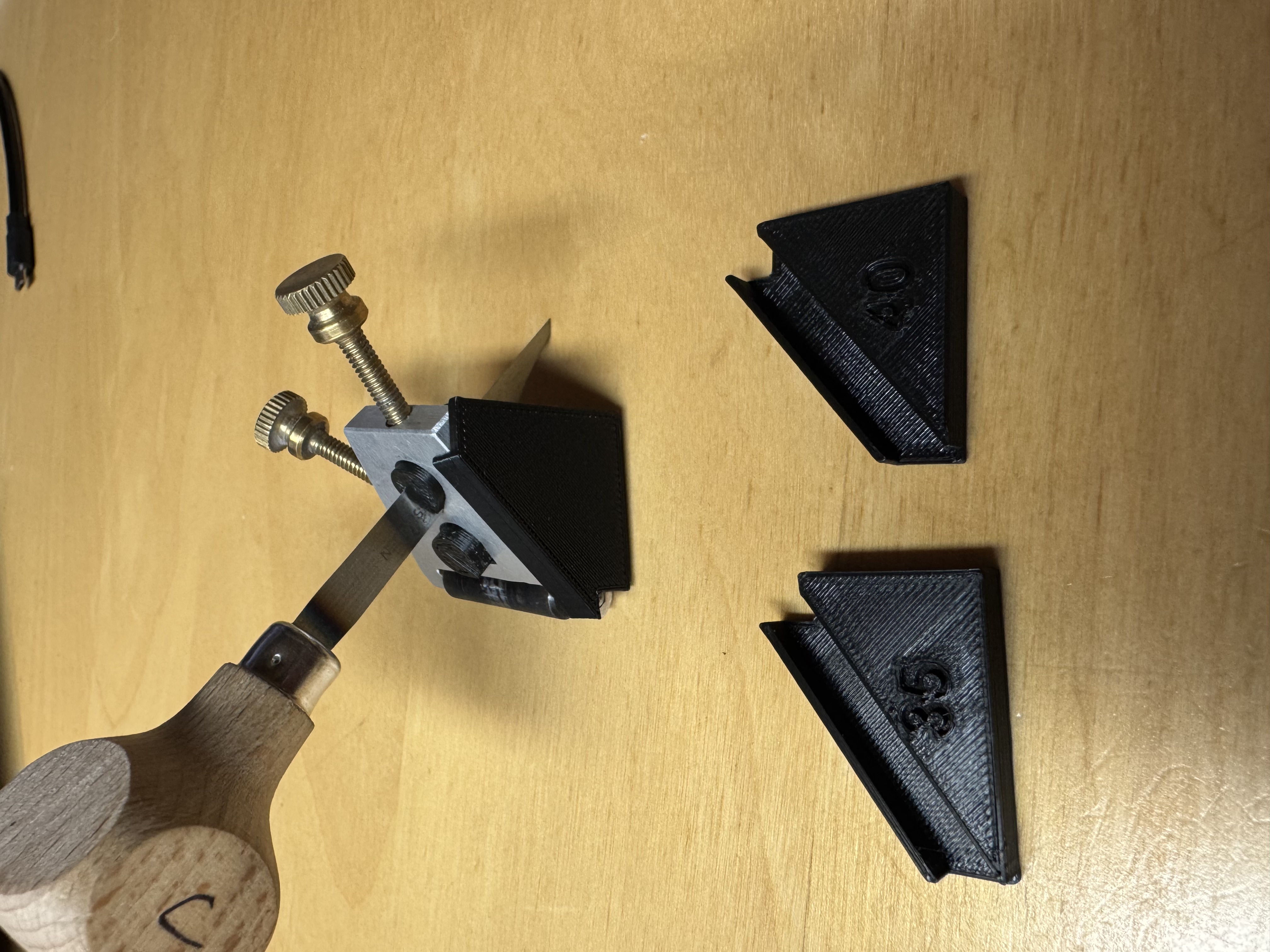 Engraving Chisel angle guide