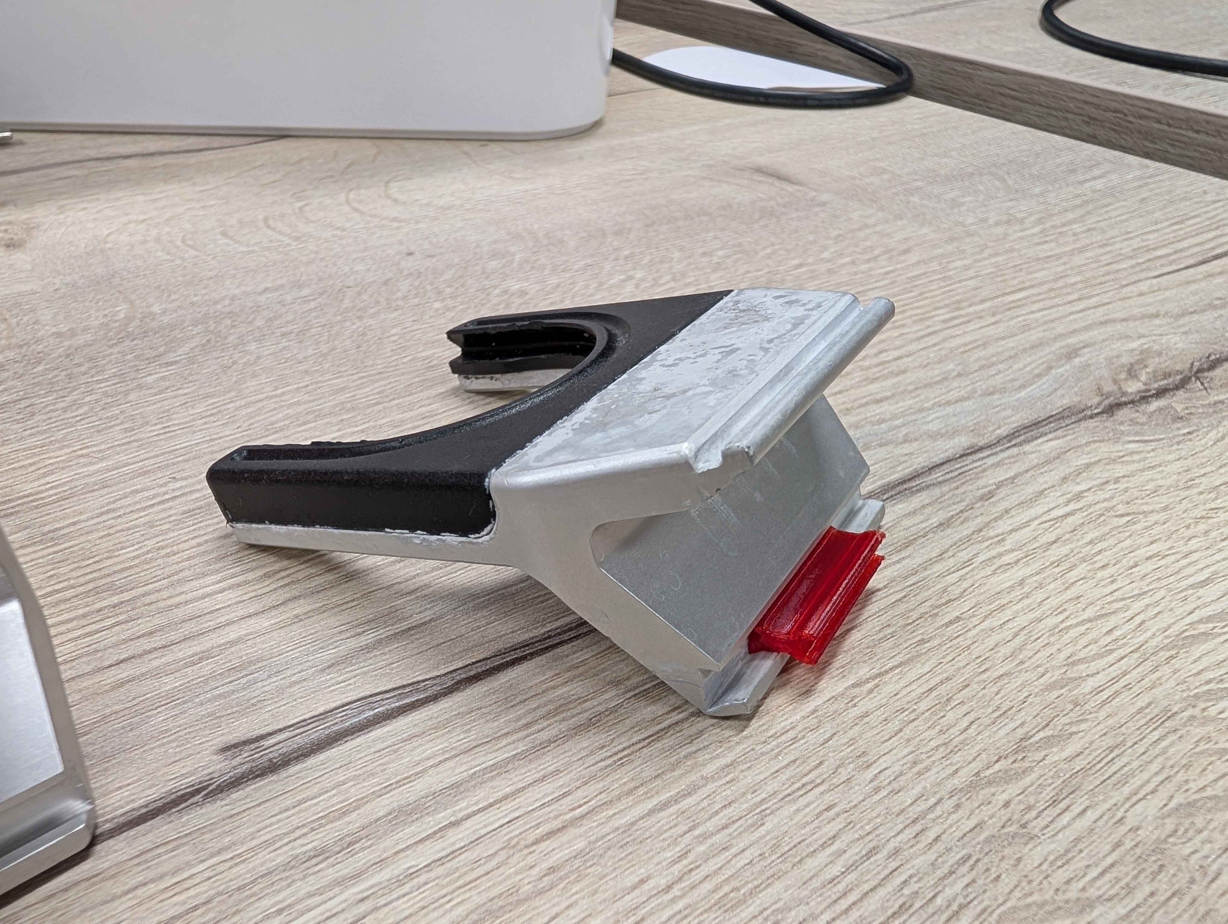 AKTA Avant / Pure Rail Waste Bottle Holder - Clip
