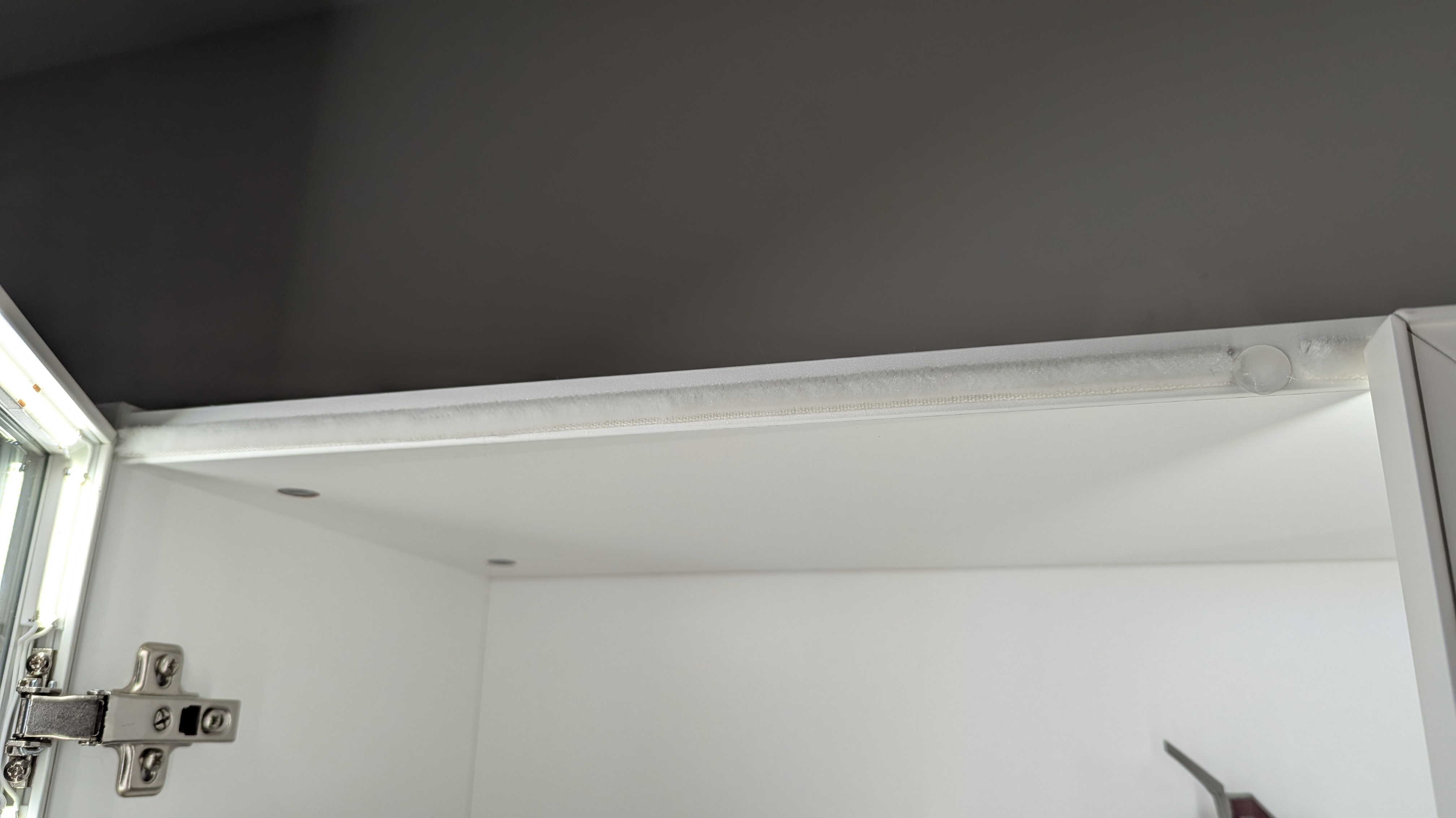 IKEA HÖGBO (HOGBO) Glass Door Compatible COB LED Strip Mounting Trim — miniatura 14