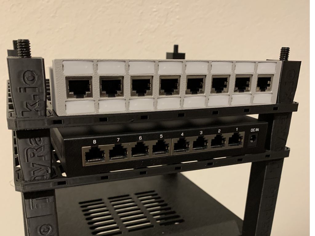 openGrid patch panel with ethernet coupler x 8