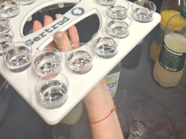 Shot tray for bar