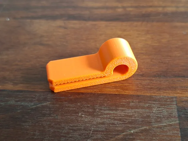 Parametric bag clip