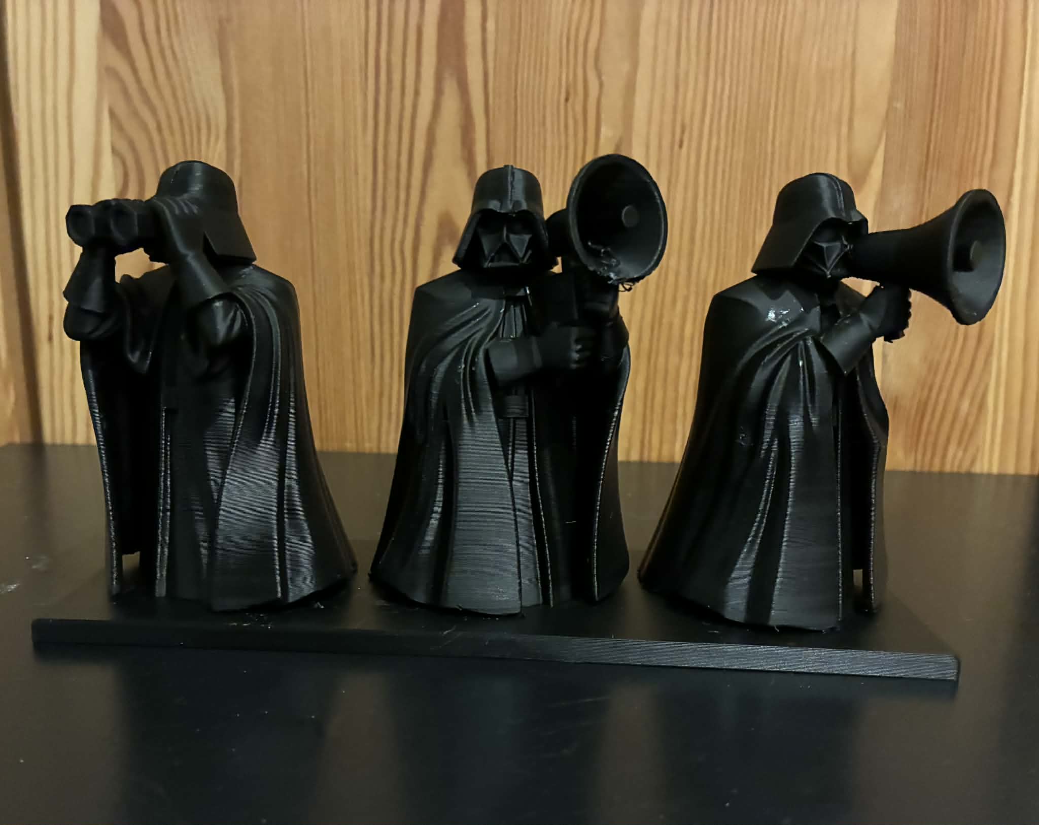 Miniatura 2 do modelo 3D The Three Dark Vaders