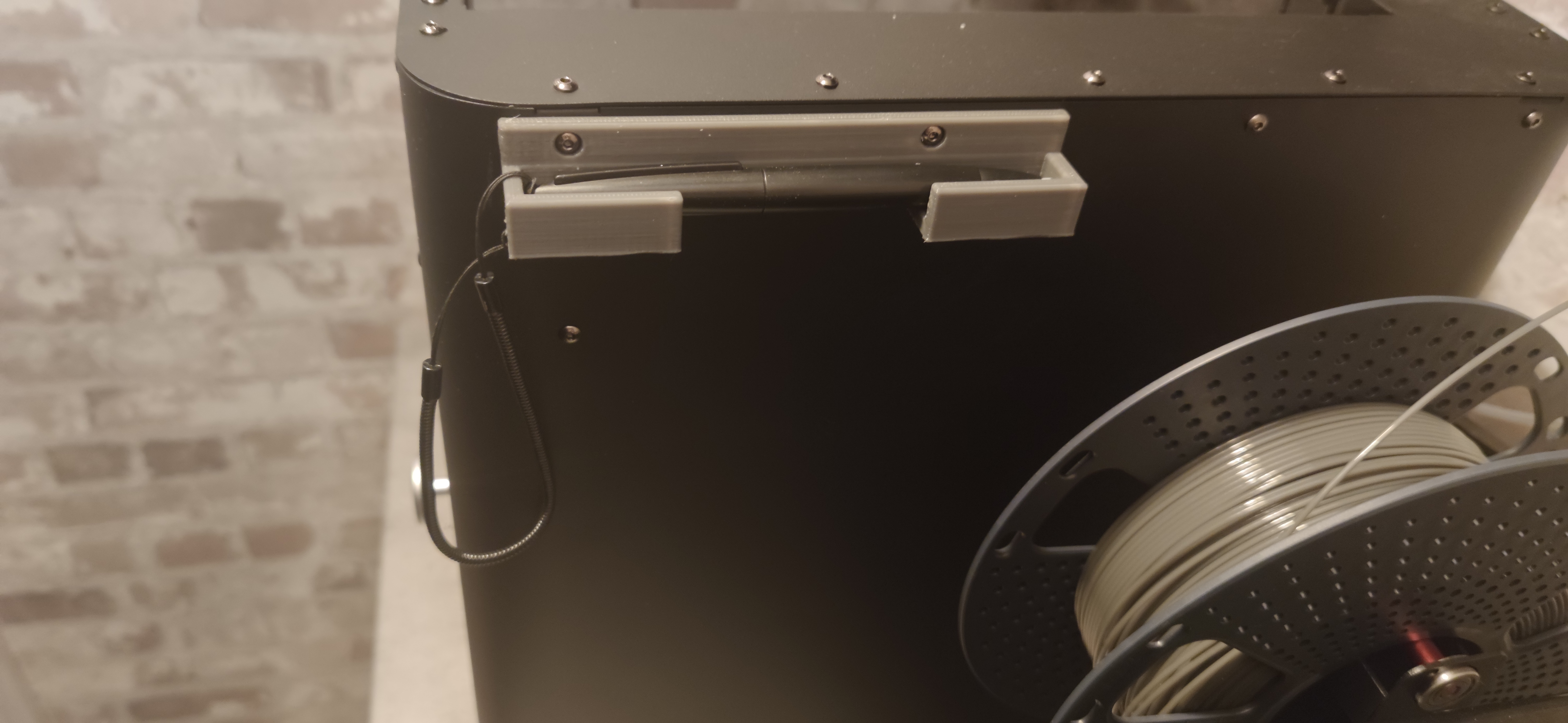 KLP1 pen holder