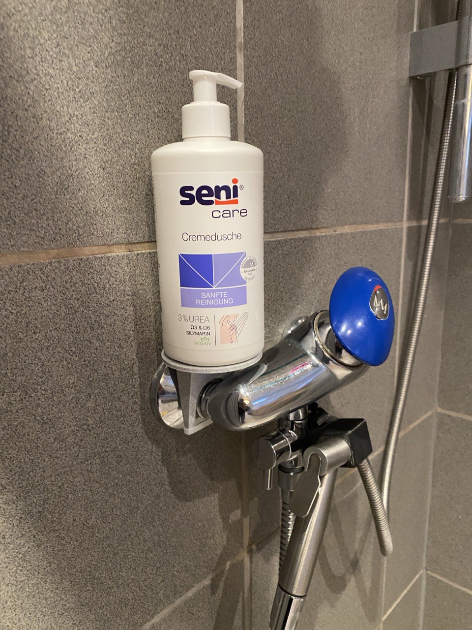 Duschgel Halter / shower gel holder