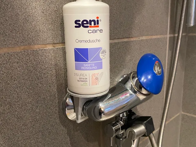 Duschgel Halter / shower gel holder