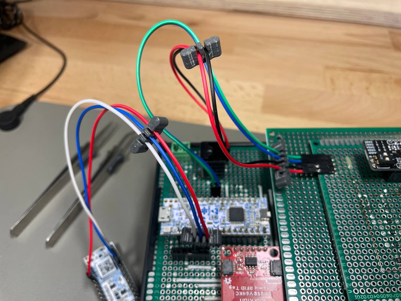 Prototyping Cable Holder / Cable Management