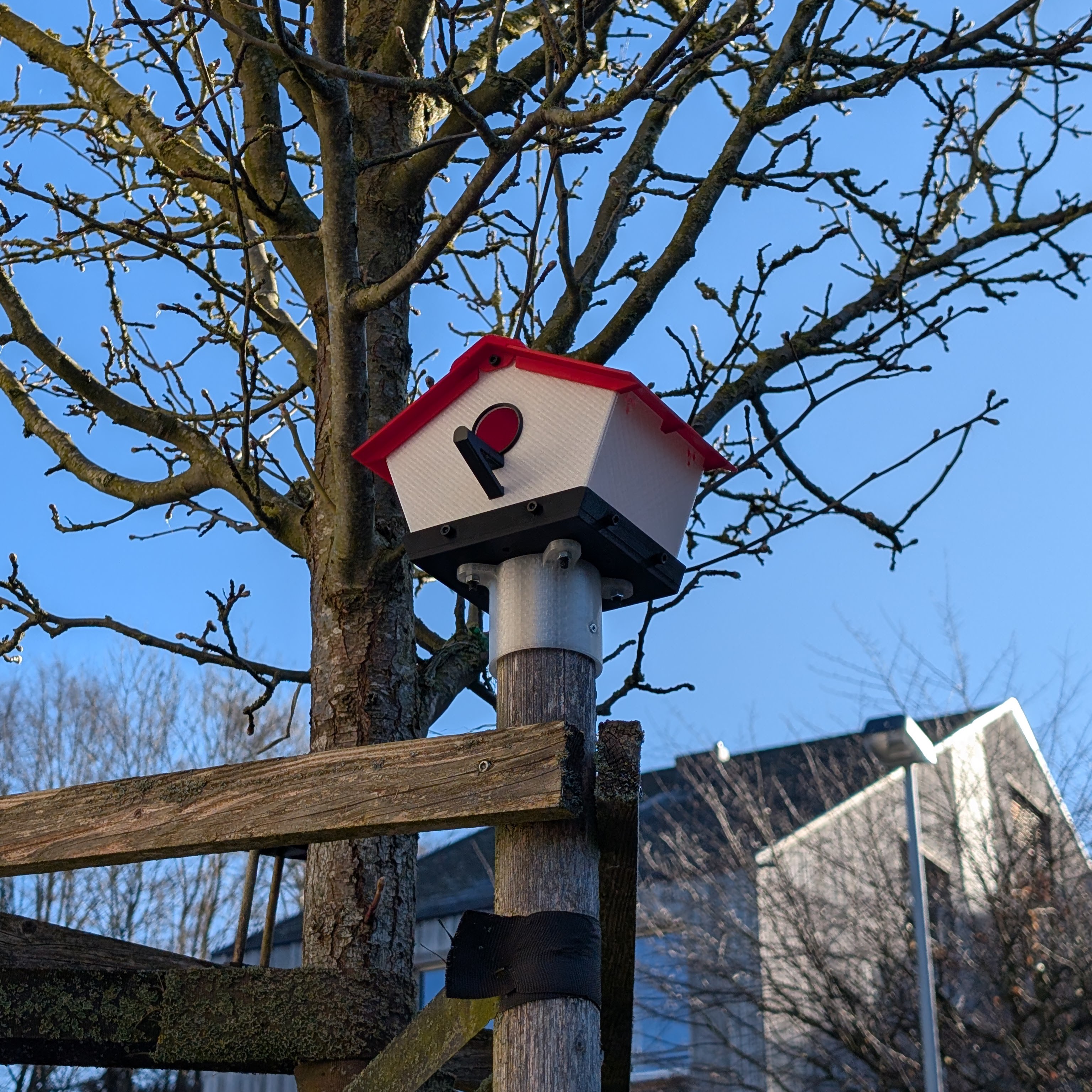 Birdhouse for blue tits