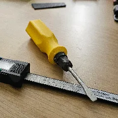 Replacement handle for yellow screwdriver
