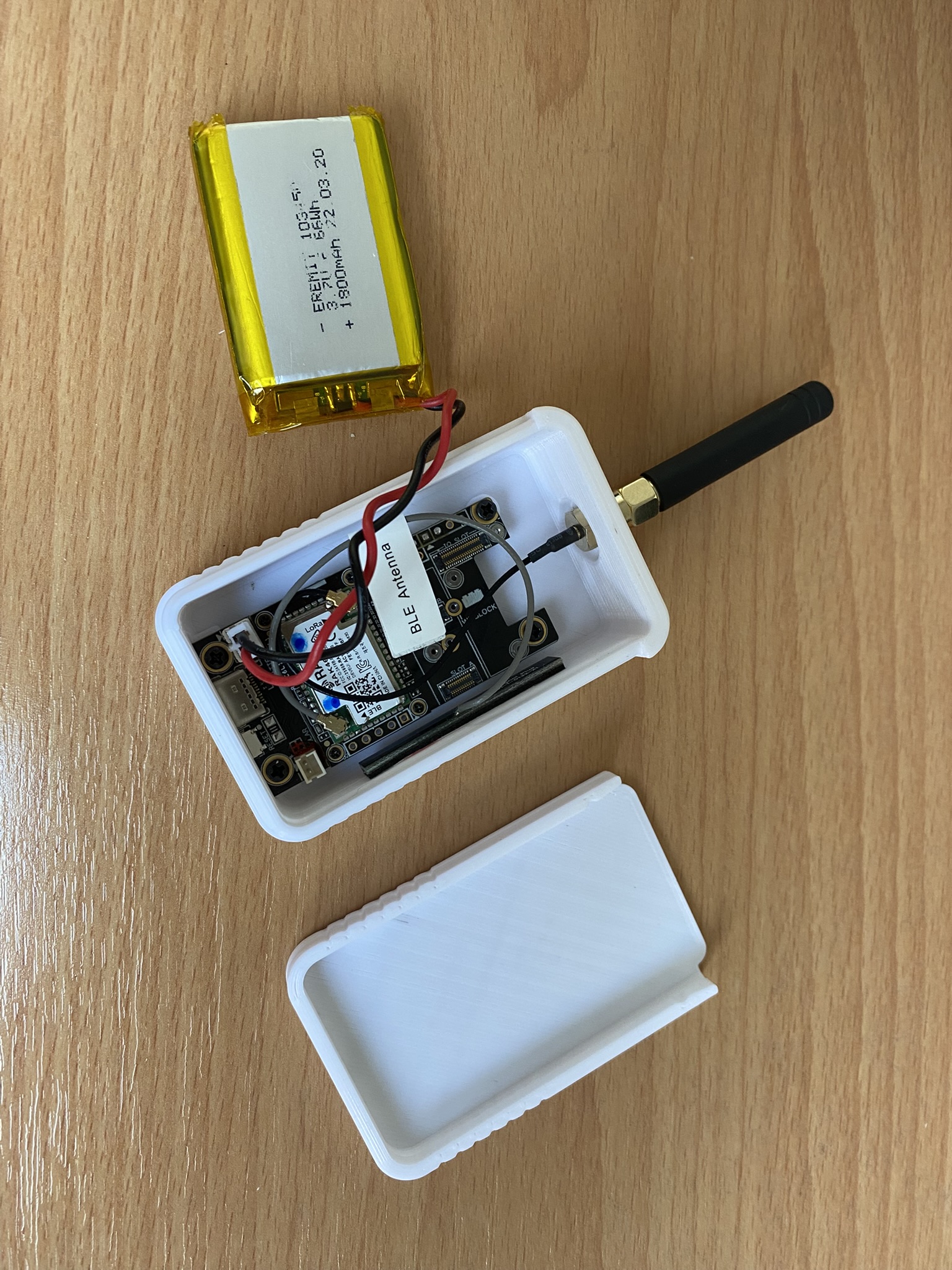 RAK Meshtastic Starter Kit 19007 enclosure for sma antenna