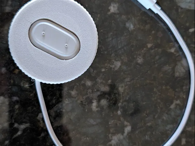 Fitbit Air Dock with Cable Storage