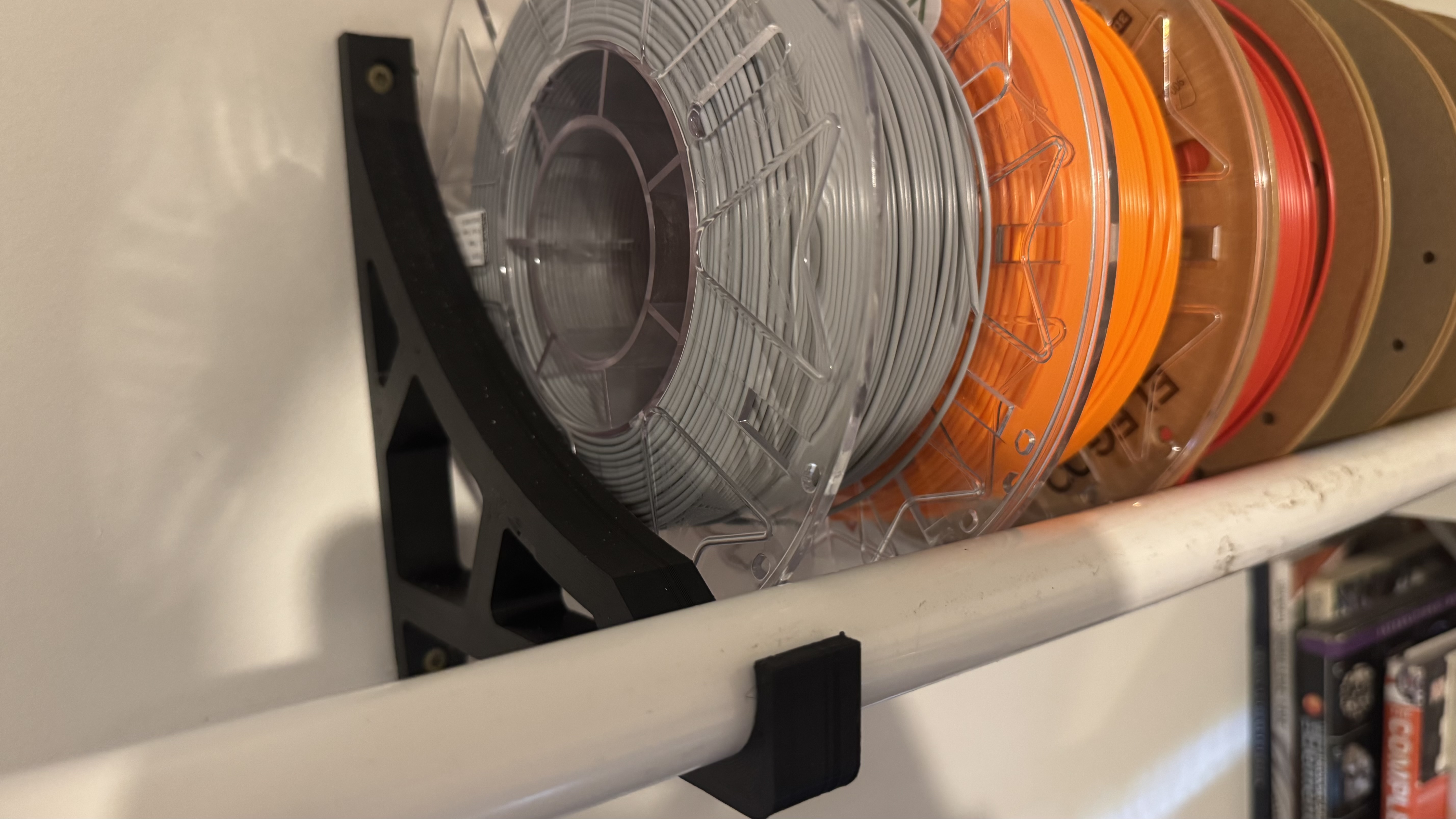 Filament Spool Wall Mount Rack Single Rod for 1 inch PVC Pipe