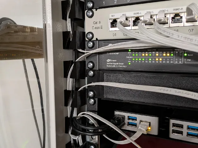 Vertical Cable Manager for Racks