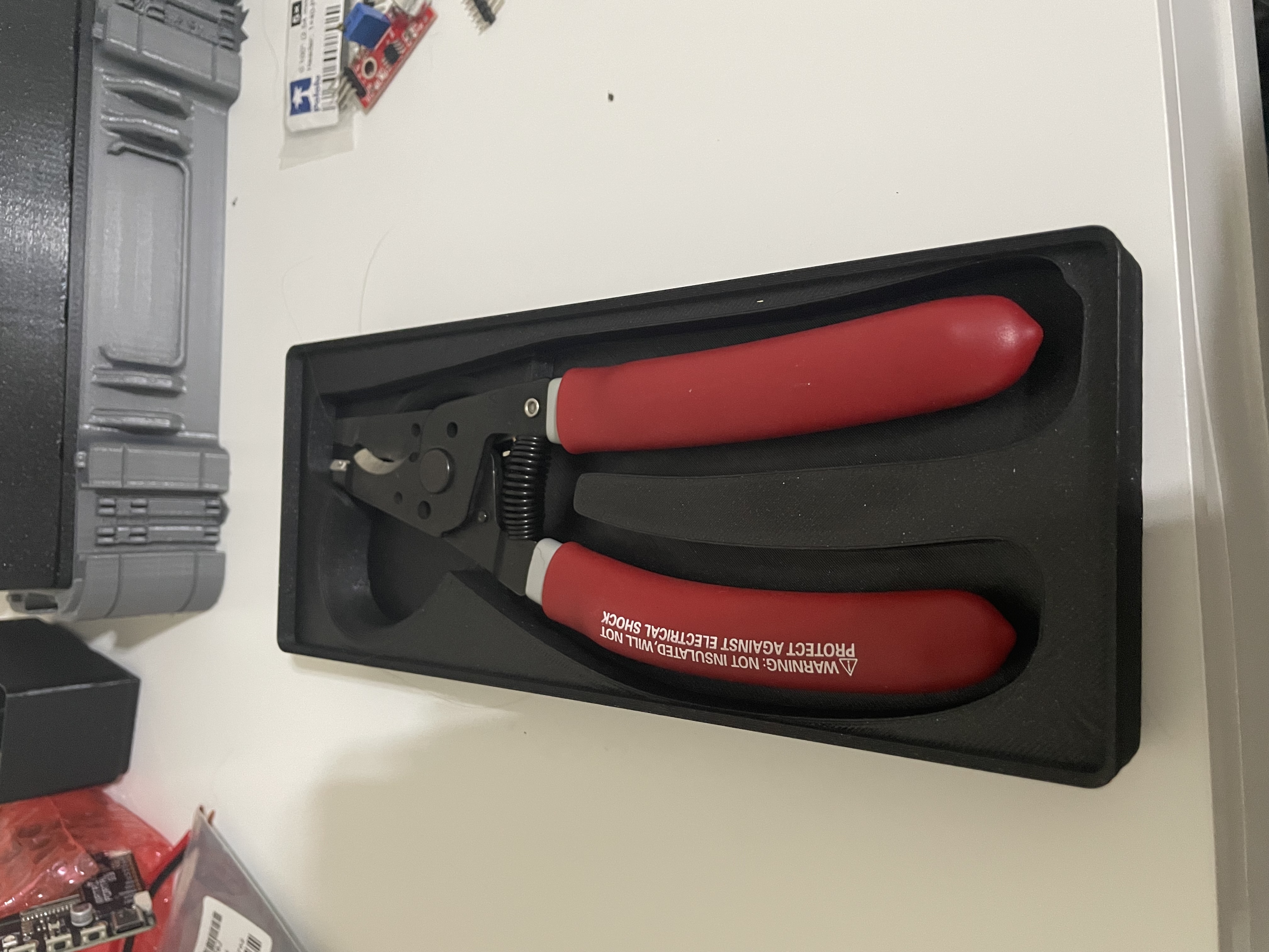 Gridfinity cutout for Multi-Cable Cutter Klein-Kutter 63020 3D model