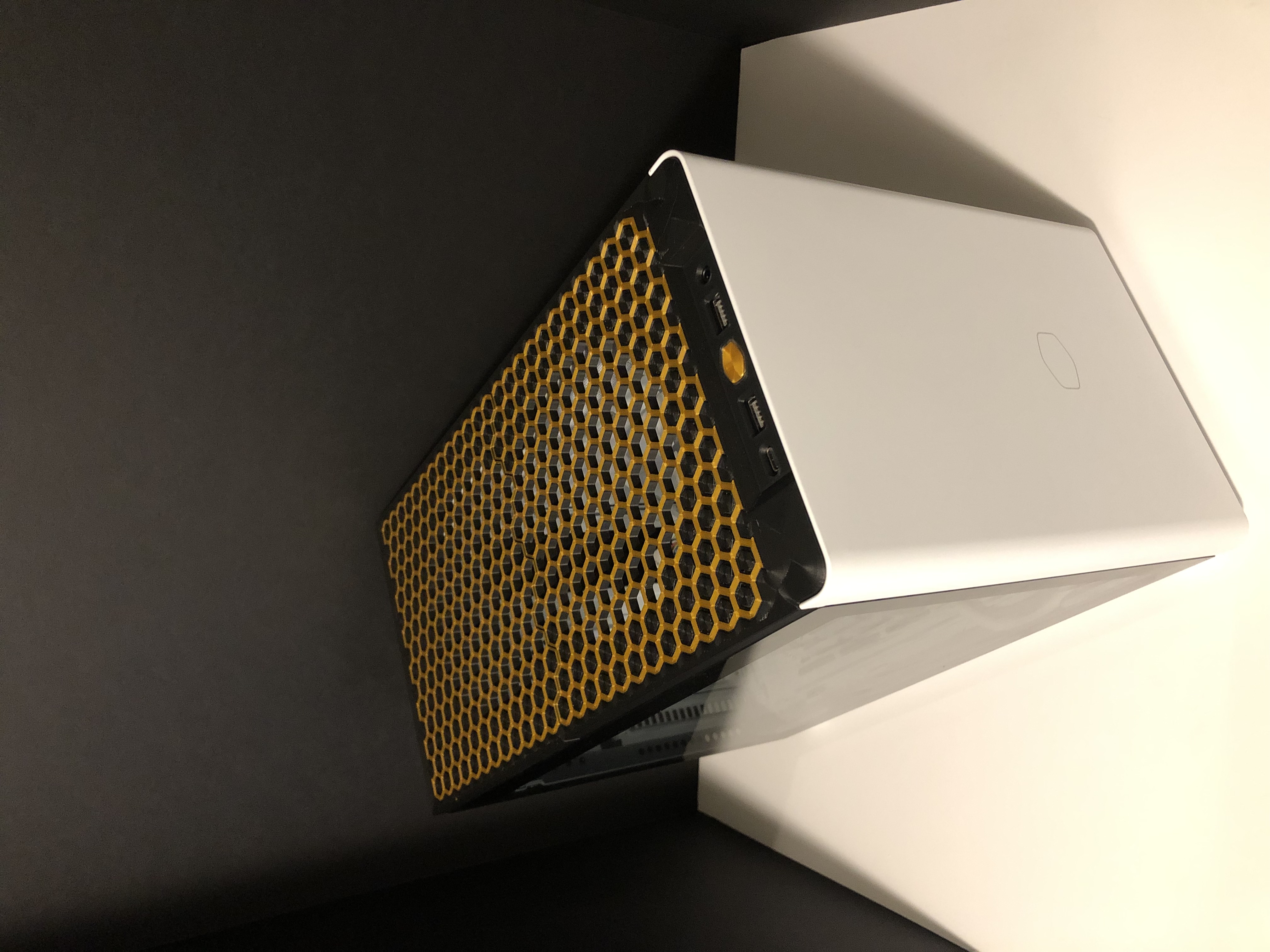 NR200 Custom Top Panel - Hexagon