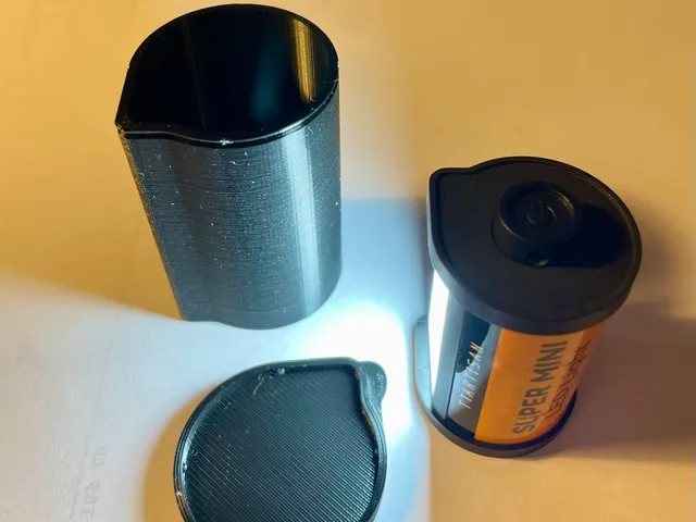 TTArtisan Super mini LED light container