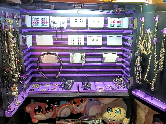 DIY Jewlry Cabinet