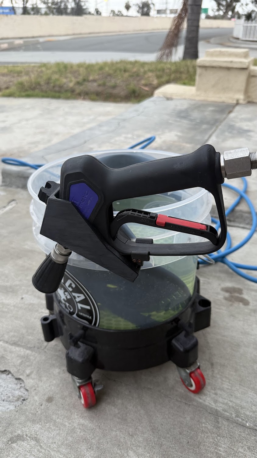 Mosmatic Stubby Sprayer Gun Bucket Mount