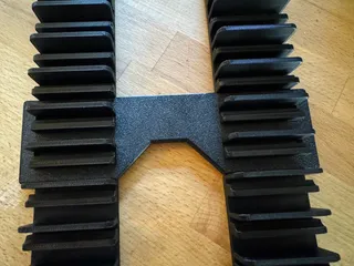 Cross brace and connector for Rubbermaid Brilliance Lid Holder