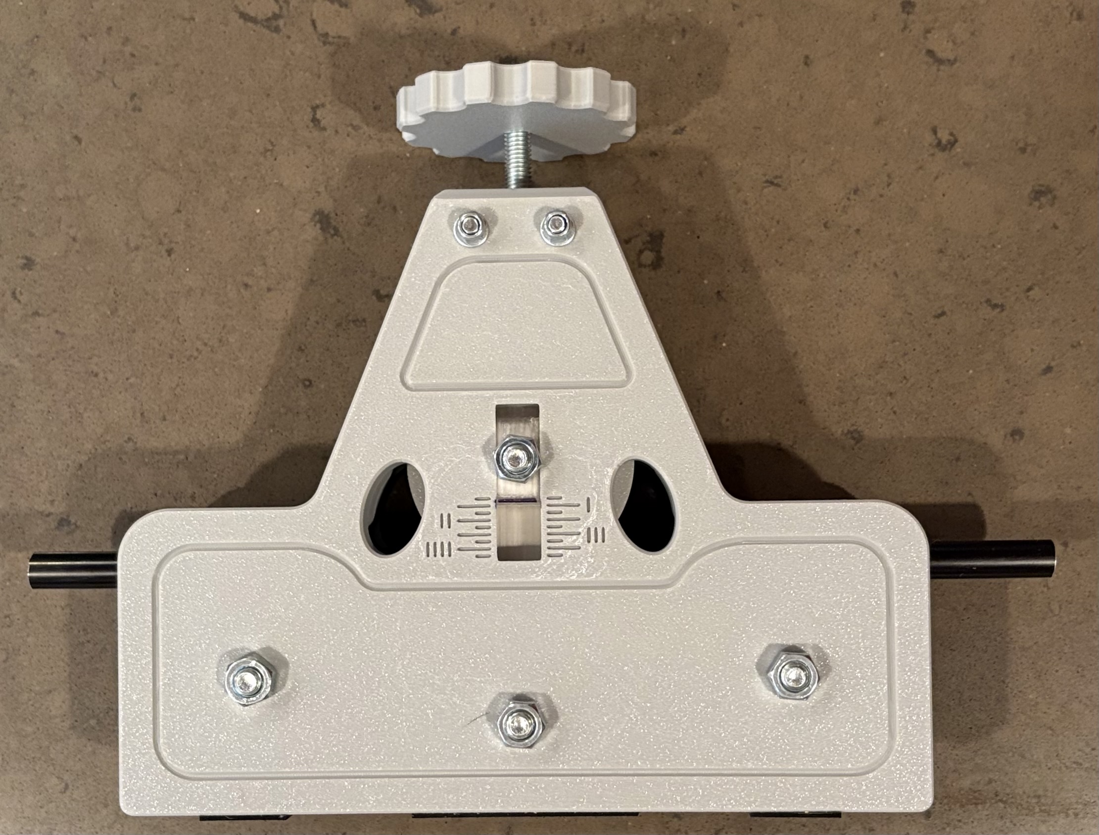 Mast roller bending jig for RC Sailboats