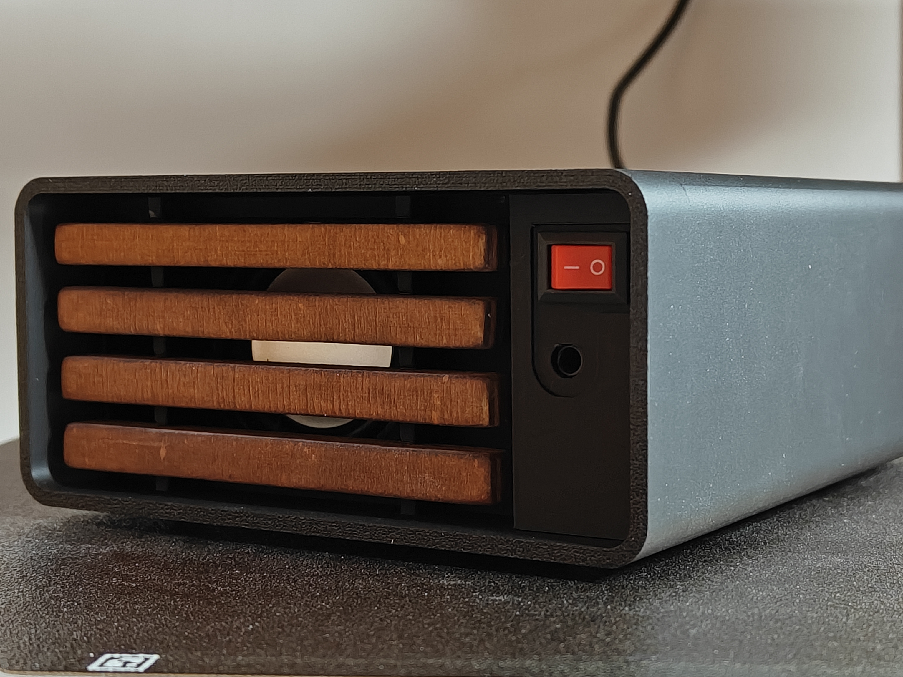 North speaker